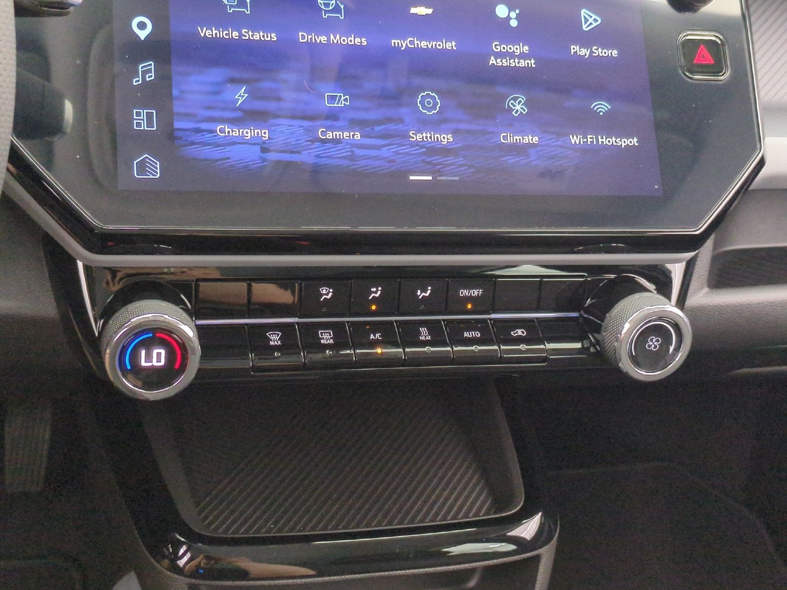 2027 Chevrolet Bolt LT - Photo 29
