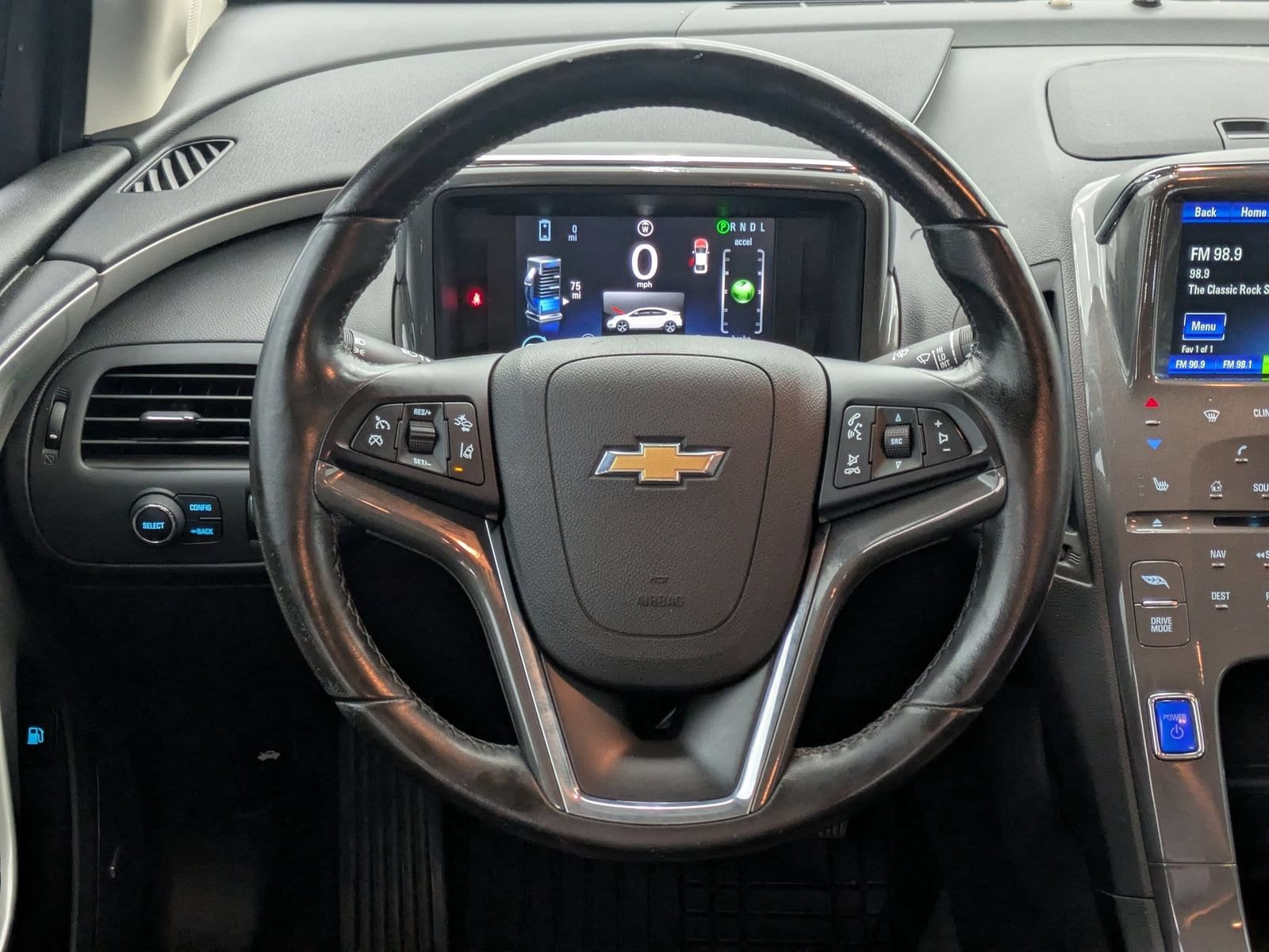 Thumbnail: 2015 Chevrolet Volt - 21