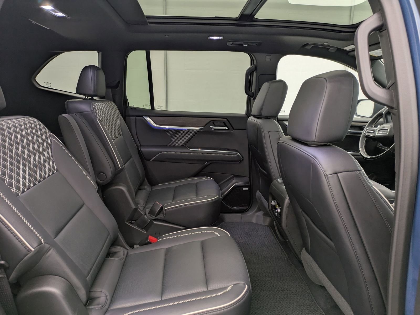 Thumbnail: 2025 GMC Acadia - 20