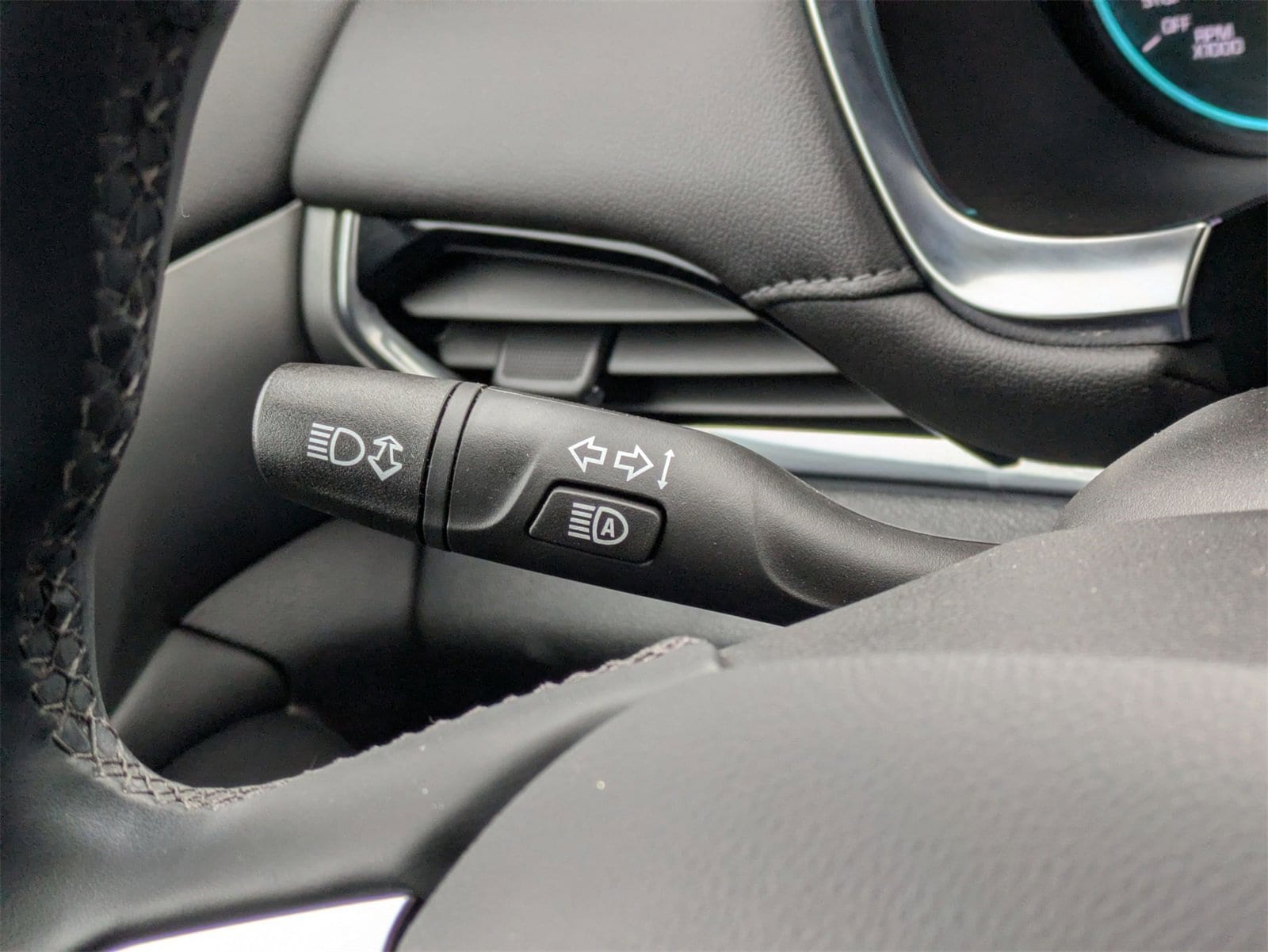 Thumbnail: 2023 Chevrolet Traverse - 27