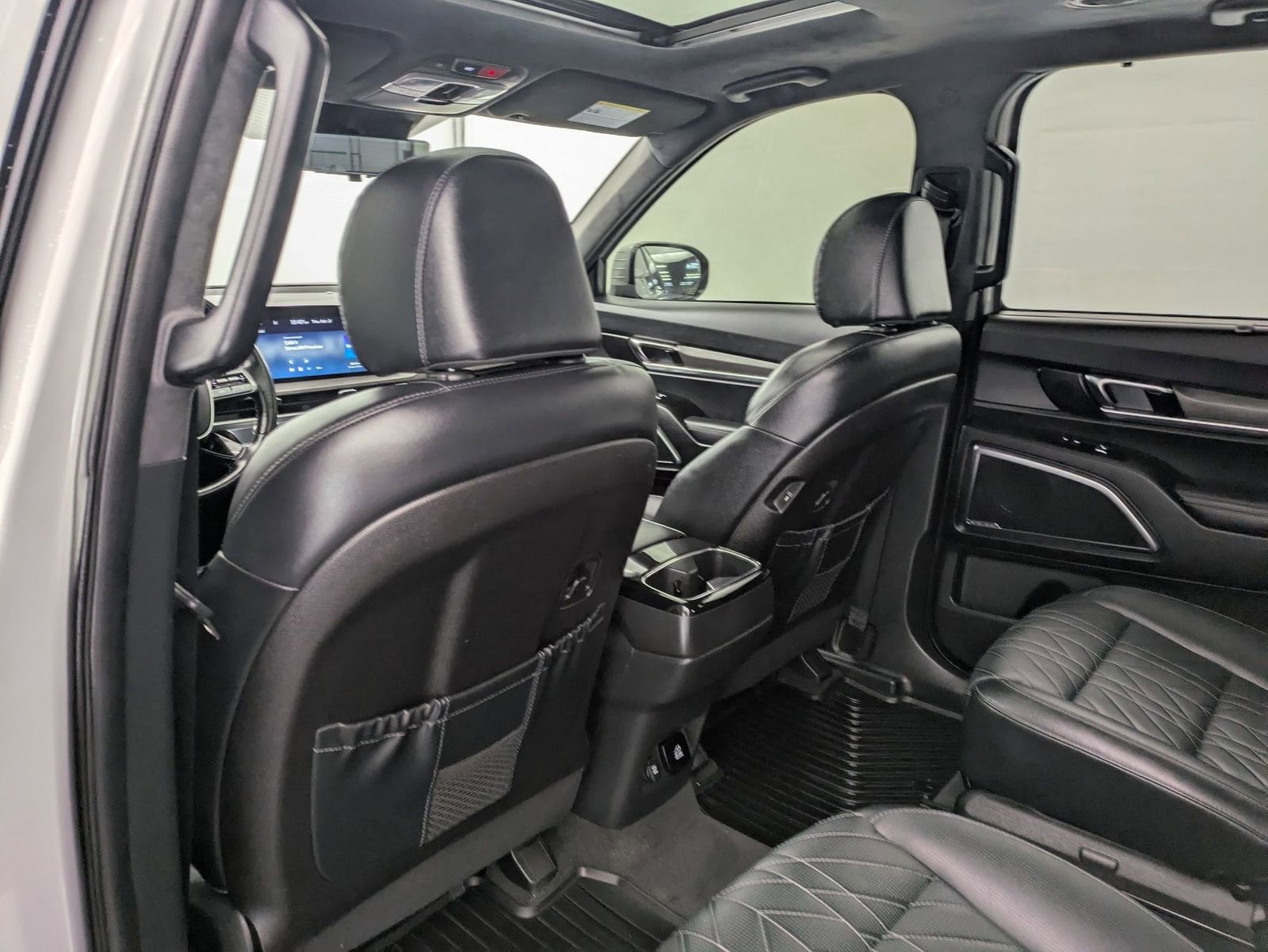 Thumbnail: 2023 Kia Telluride - 18