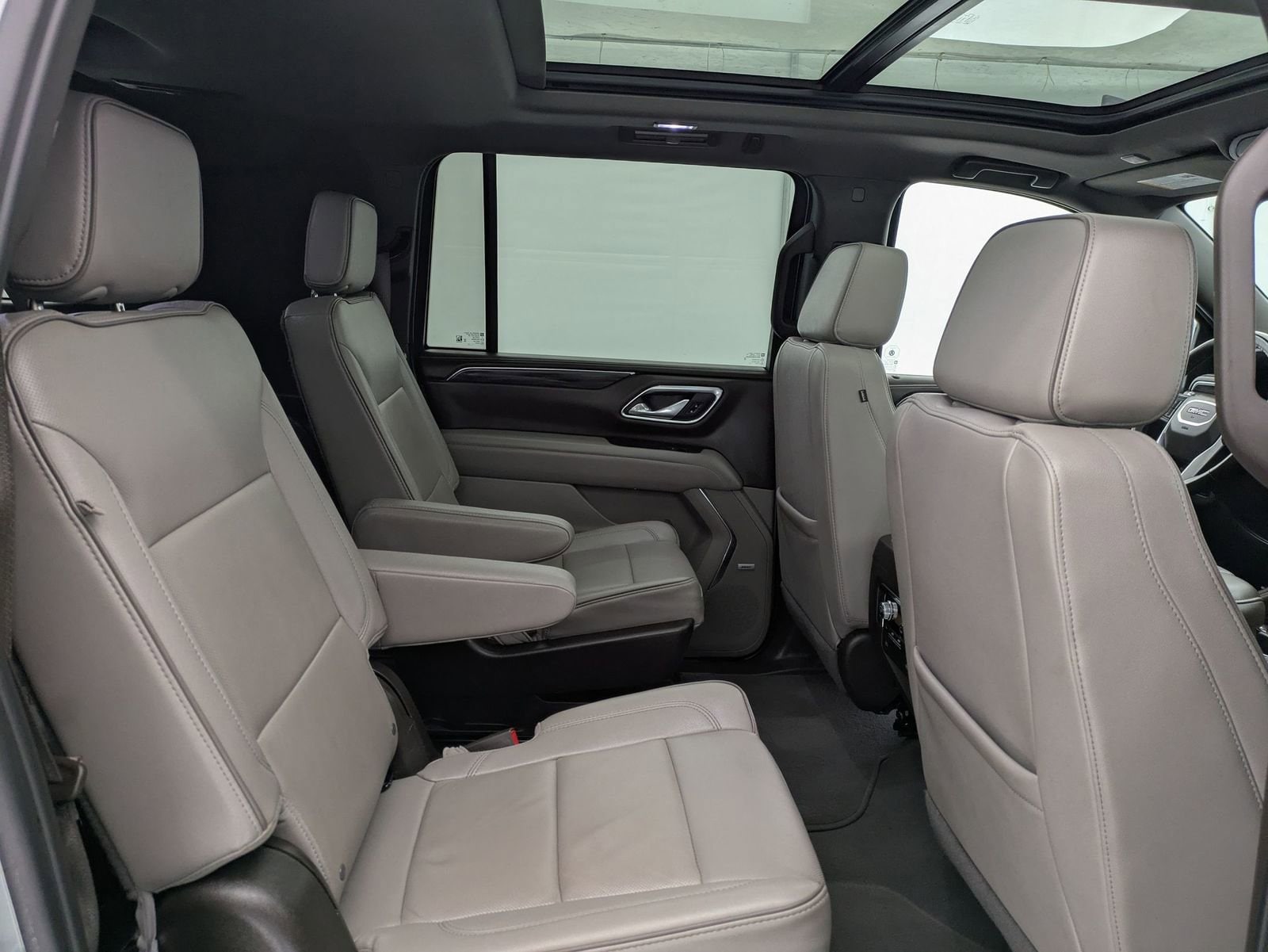 Thumbnail: 2024 GMC Yukon XL - 23