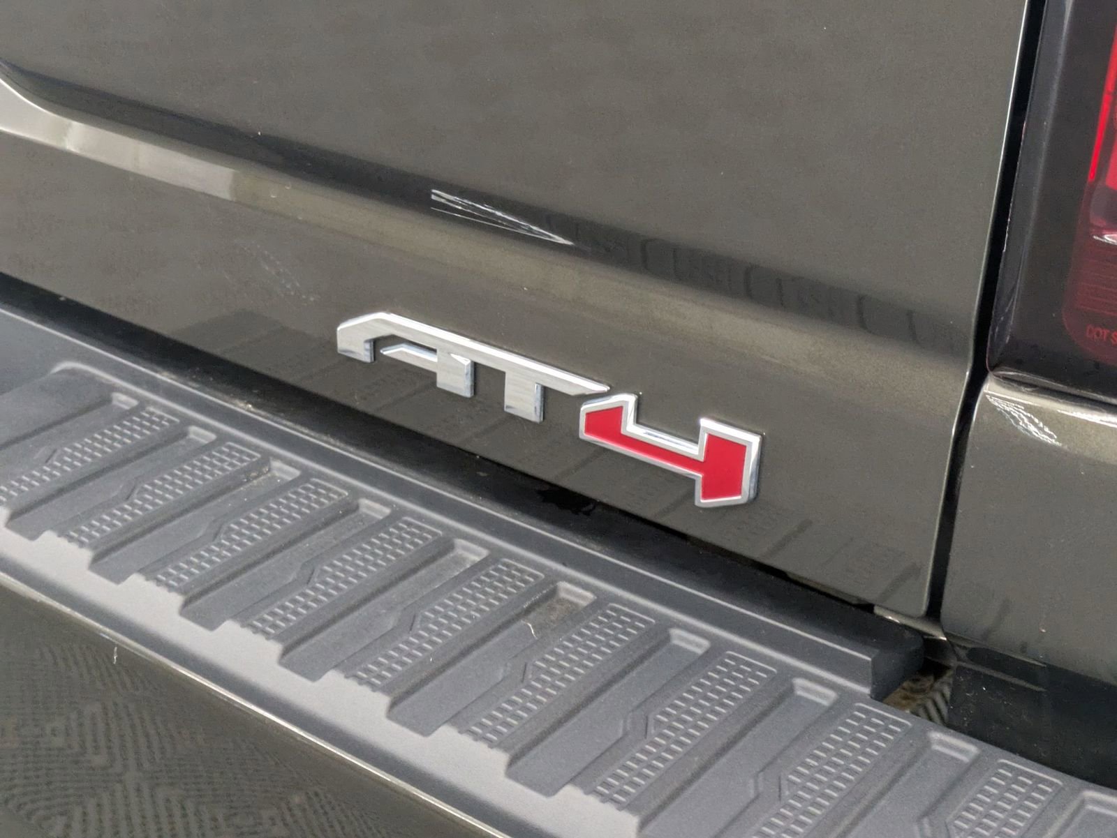 Thumbnail: 2022 GMC Sierra 3500 - 10