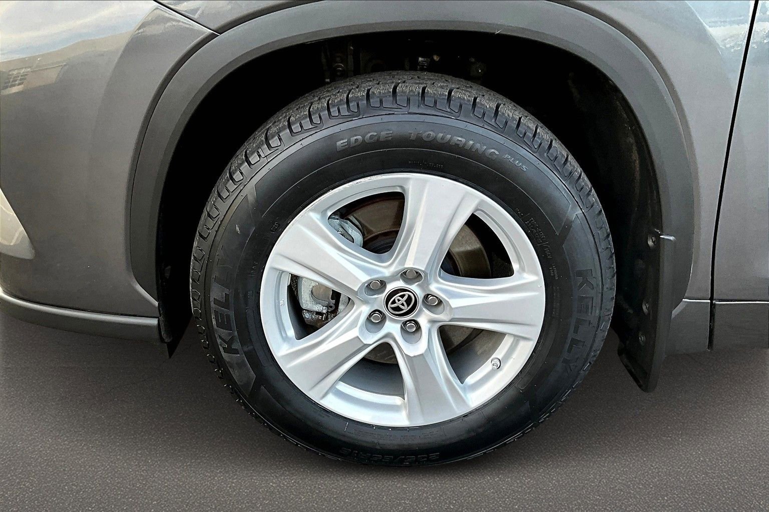 Thumbnail: 2024 Toyota Highlander - 8