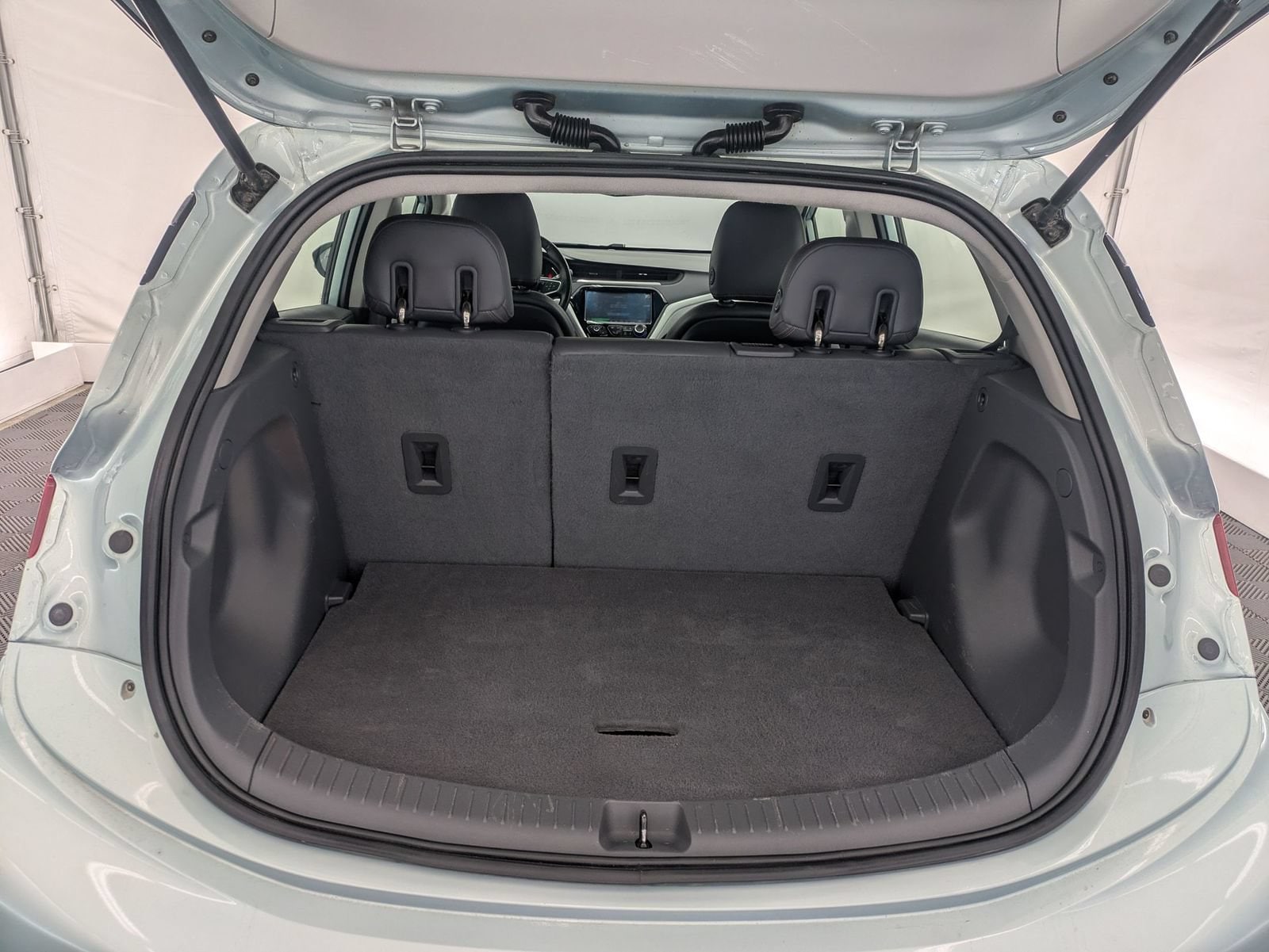 Thumbnail: 2019 Chevrolet Bolt EV - 32