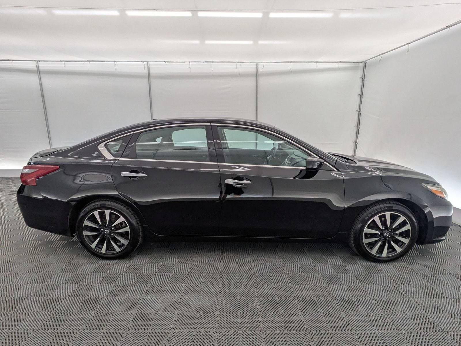 Thumbnail: 2018 Nissan Altima - 6