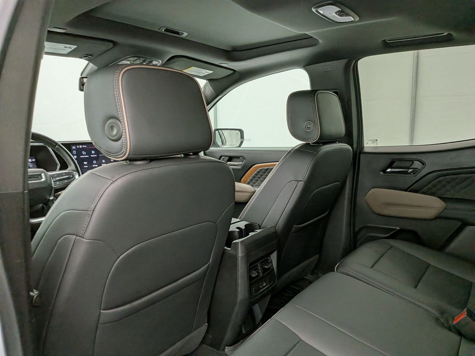 Thumbnail: 2024 GMC Canyon - 18