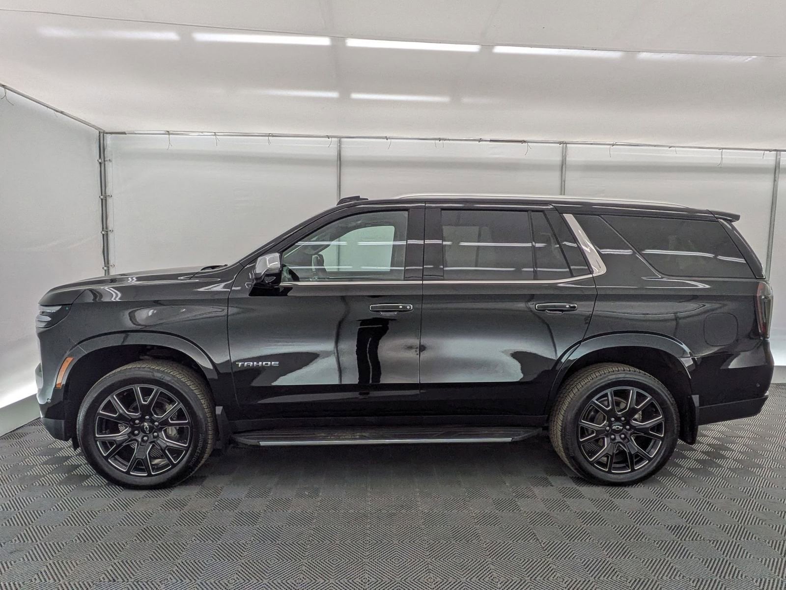 Thumbnail: 2025 Chevrolet Tahoe - 2