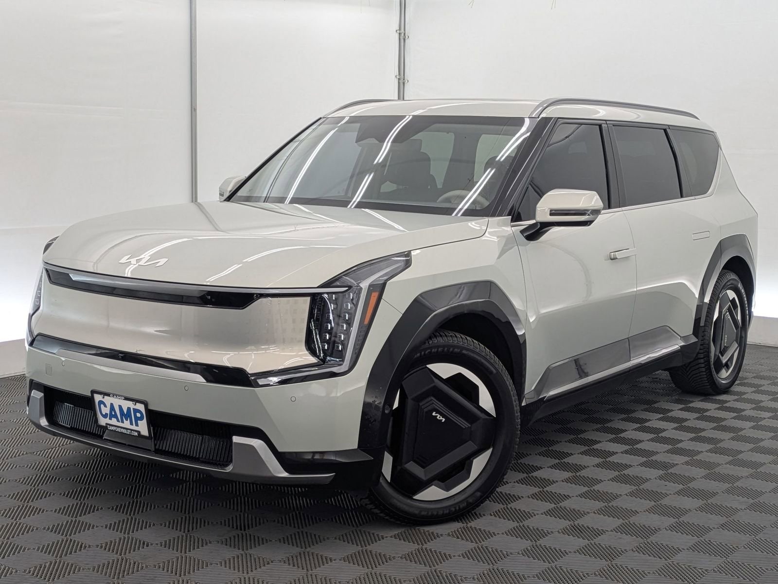 2024 Kia EV9 Land AWD's photo