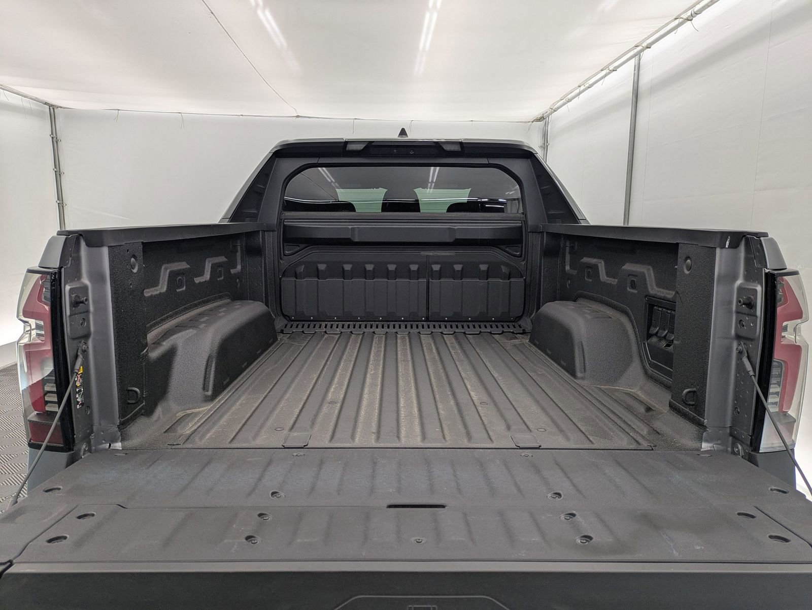 Thumbnail: 2026 Chevrolet Silverado EV - 33