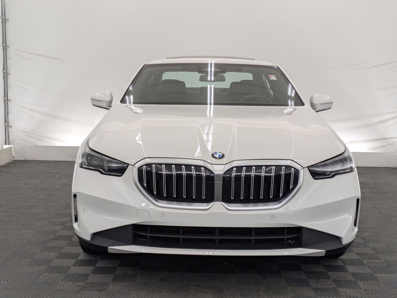 Thumbnail: 2025 BMW 5 Series - 9