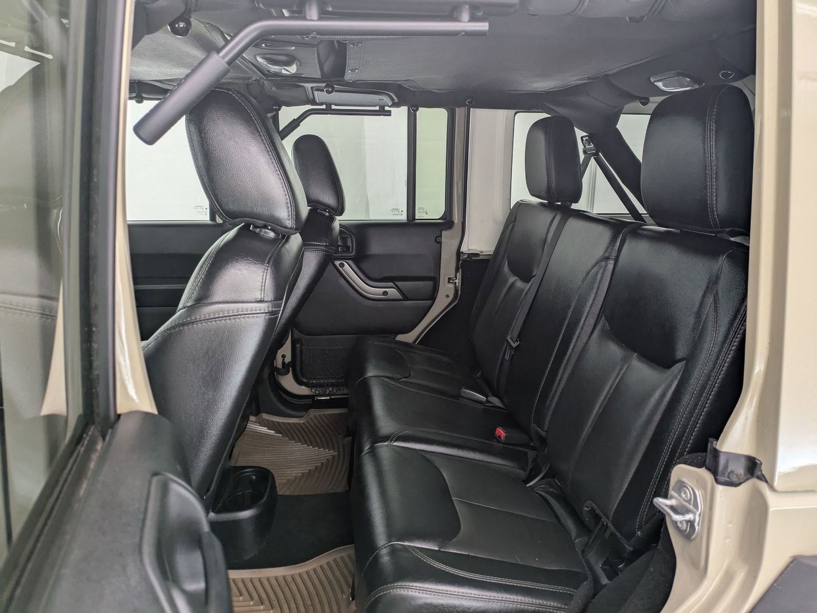 Thumbnail: 2018 Jeep Wrangler - 18