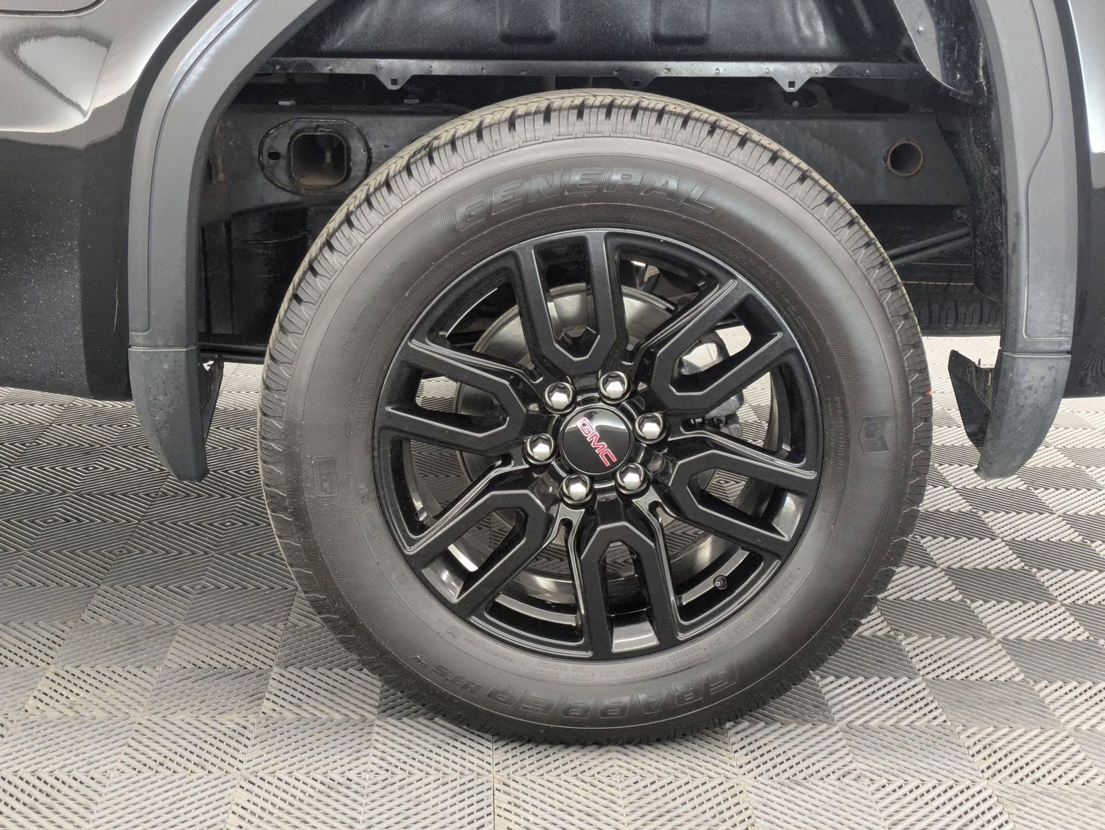 Thumbnail: 2024 GMC Sierra 1500 - 15