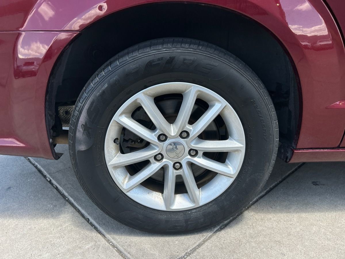 Thumbnail: 2019 Dodge Grand Caravan - 4