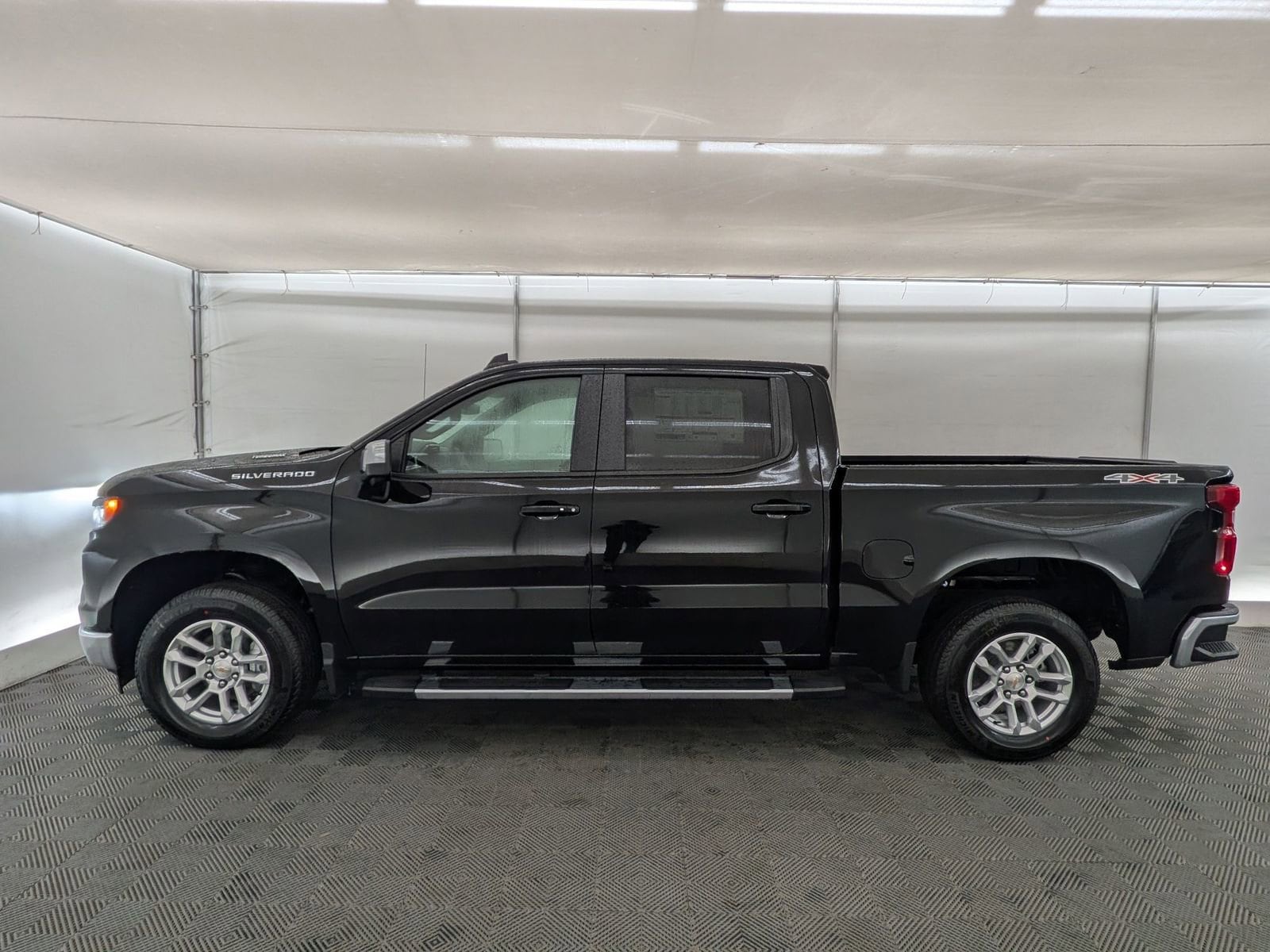 Thumbnail: 2026 Chevrolet Silverado 1500 - 3