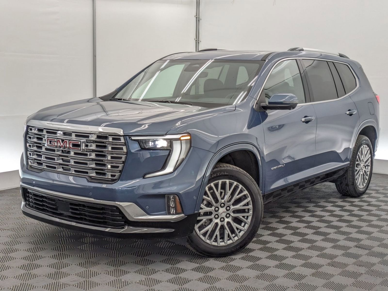 2025 GMC Acadia Denali AWD's photo