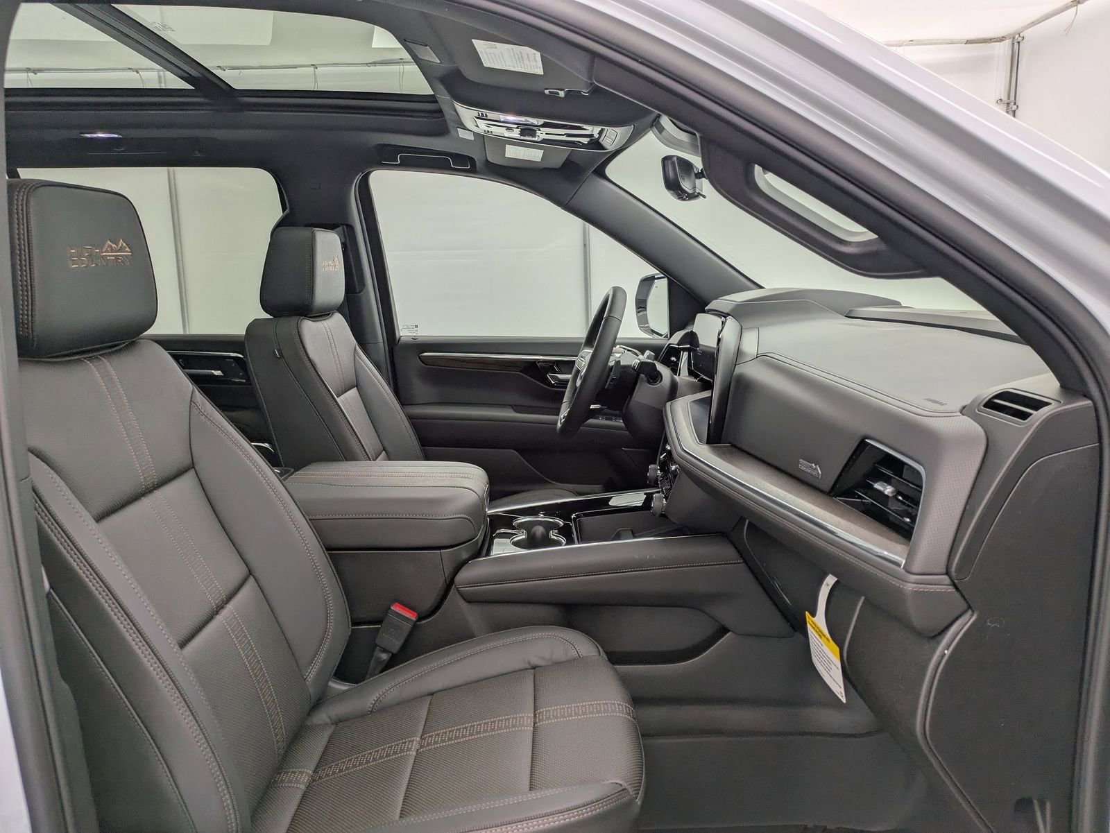 Thumbnail: 2026 Chevrolet Suburban - 23