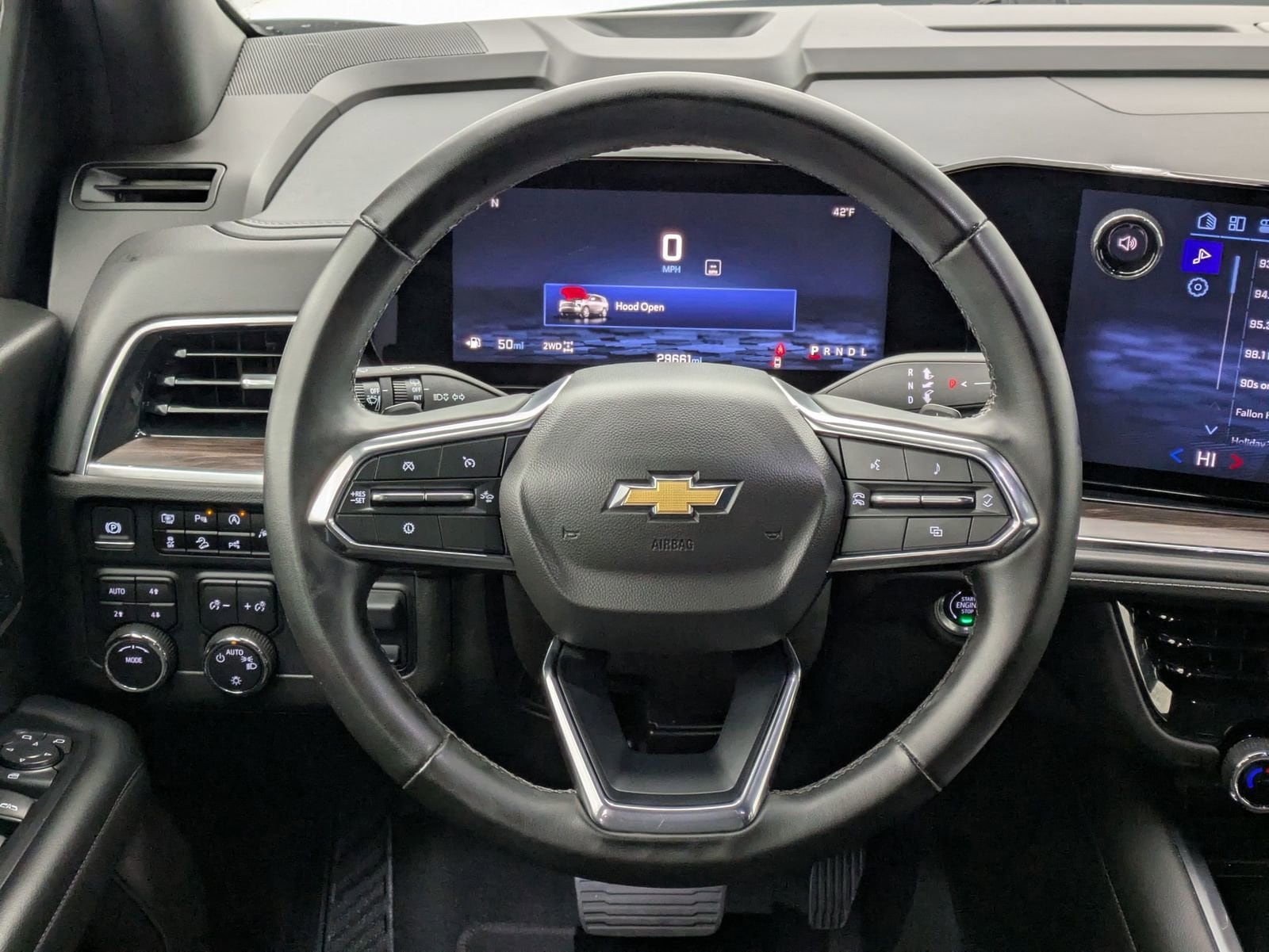 Thumbnail: 2025 Chevrolet Suburban - 20