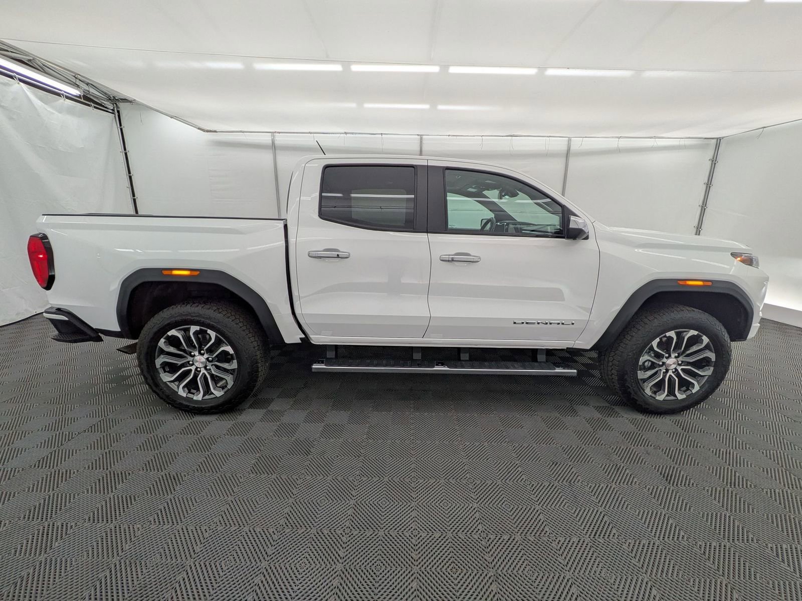 Thumbnail: 2024 GMC Canyon - 6