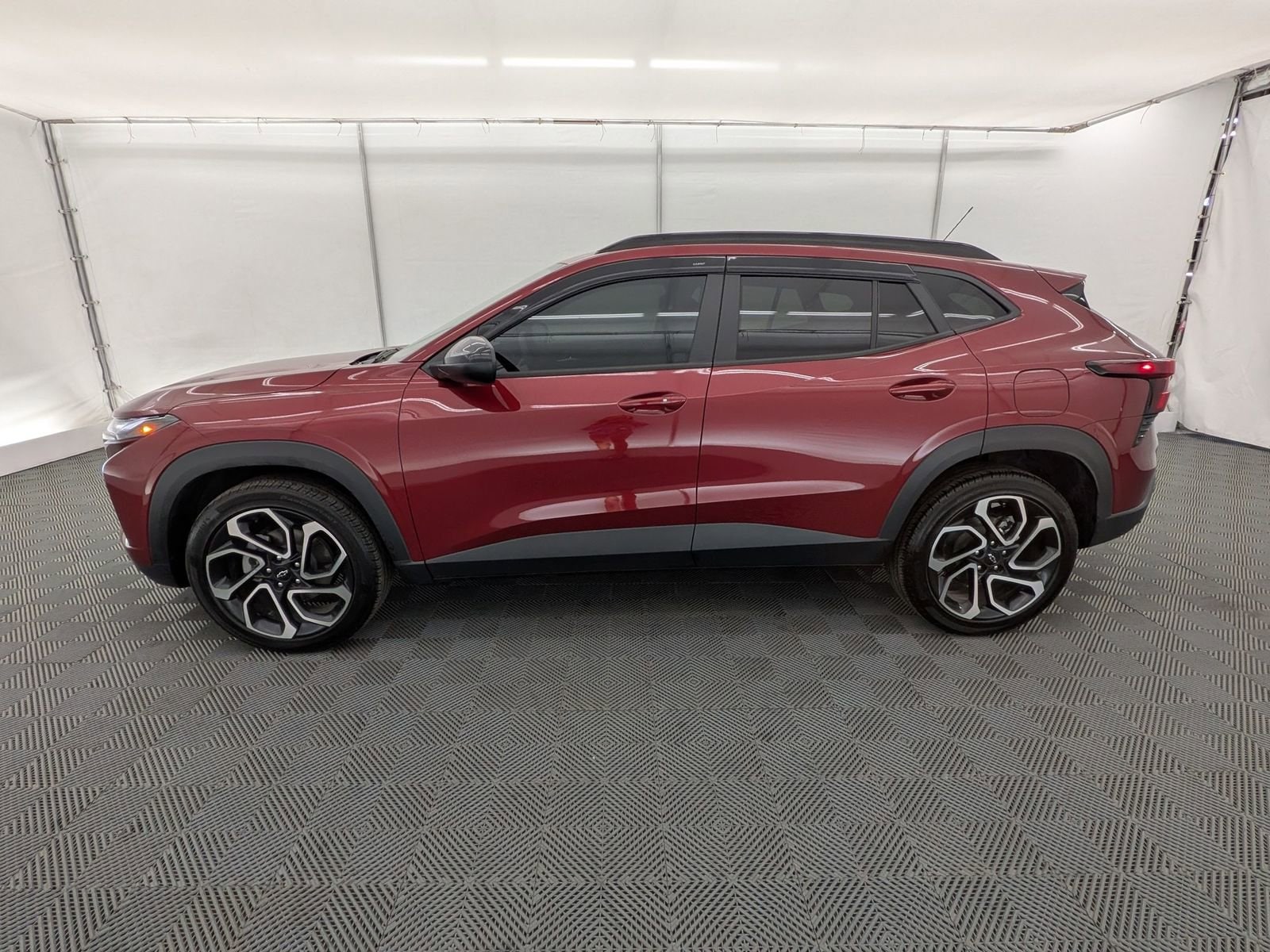 Thumbnail: 2025 Chevrolet Trax - 2