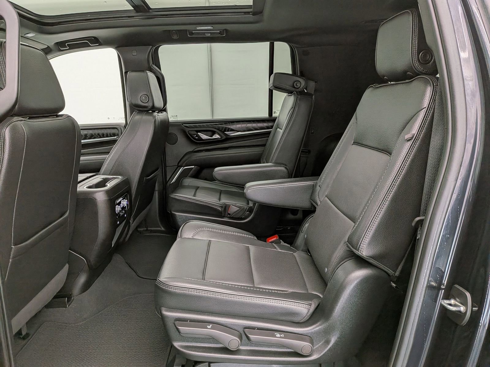 Thumbnail: 2024 GMC Yukon XL - 22