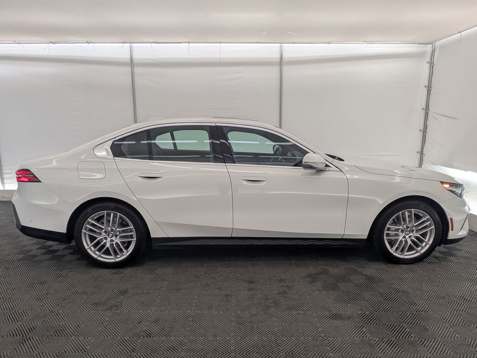 Thumbnail: 2025 BMW 5 Series - 7