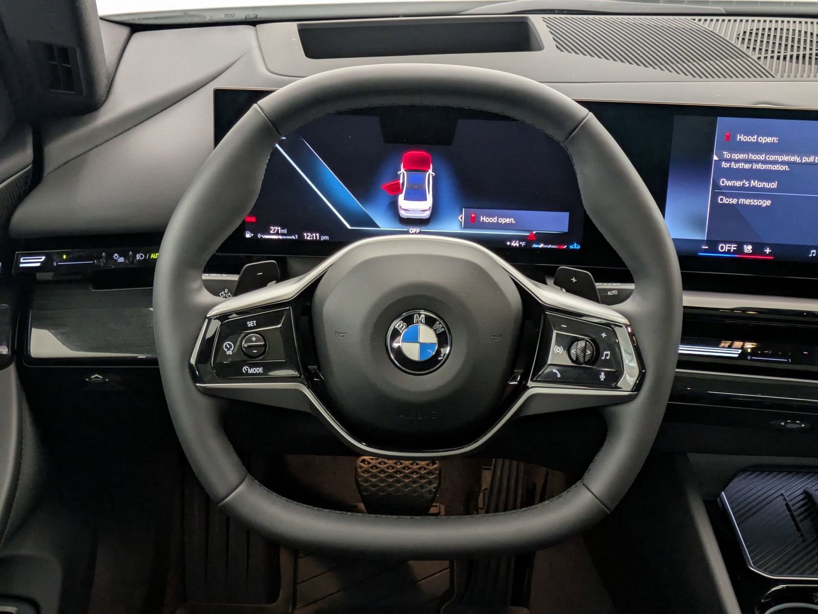 Thumbnail: 2025 BMW 5 Series - 24