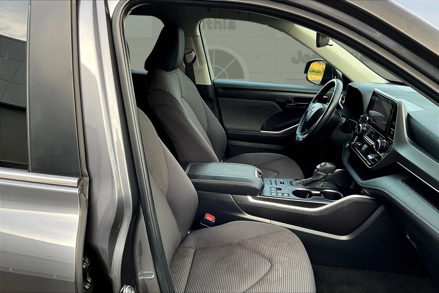 Thumbnail: 2024 Toyota Highlander - 14