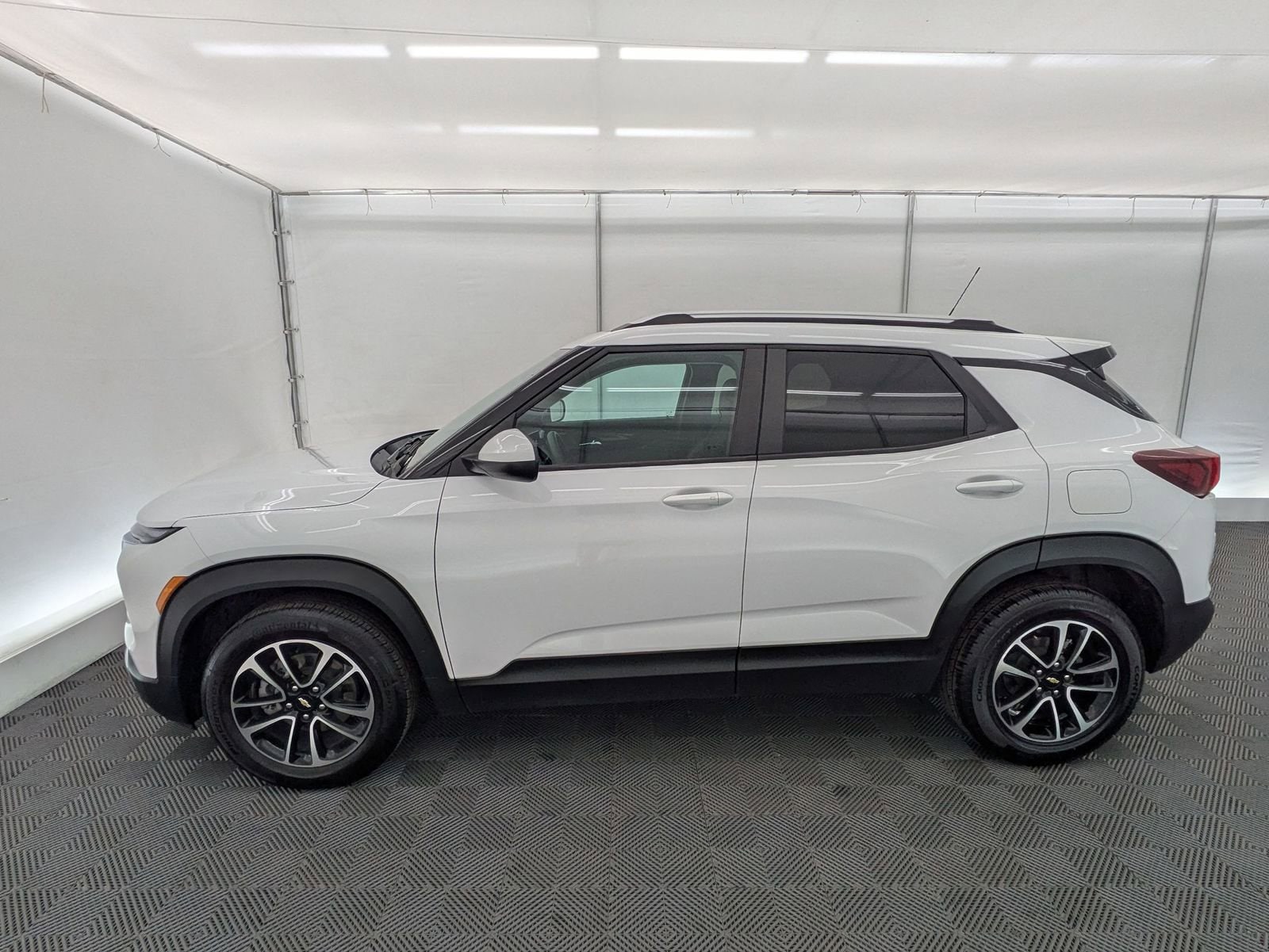 Thumbnail: 2024 Chevrolet TrailBlazer - 2