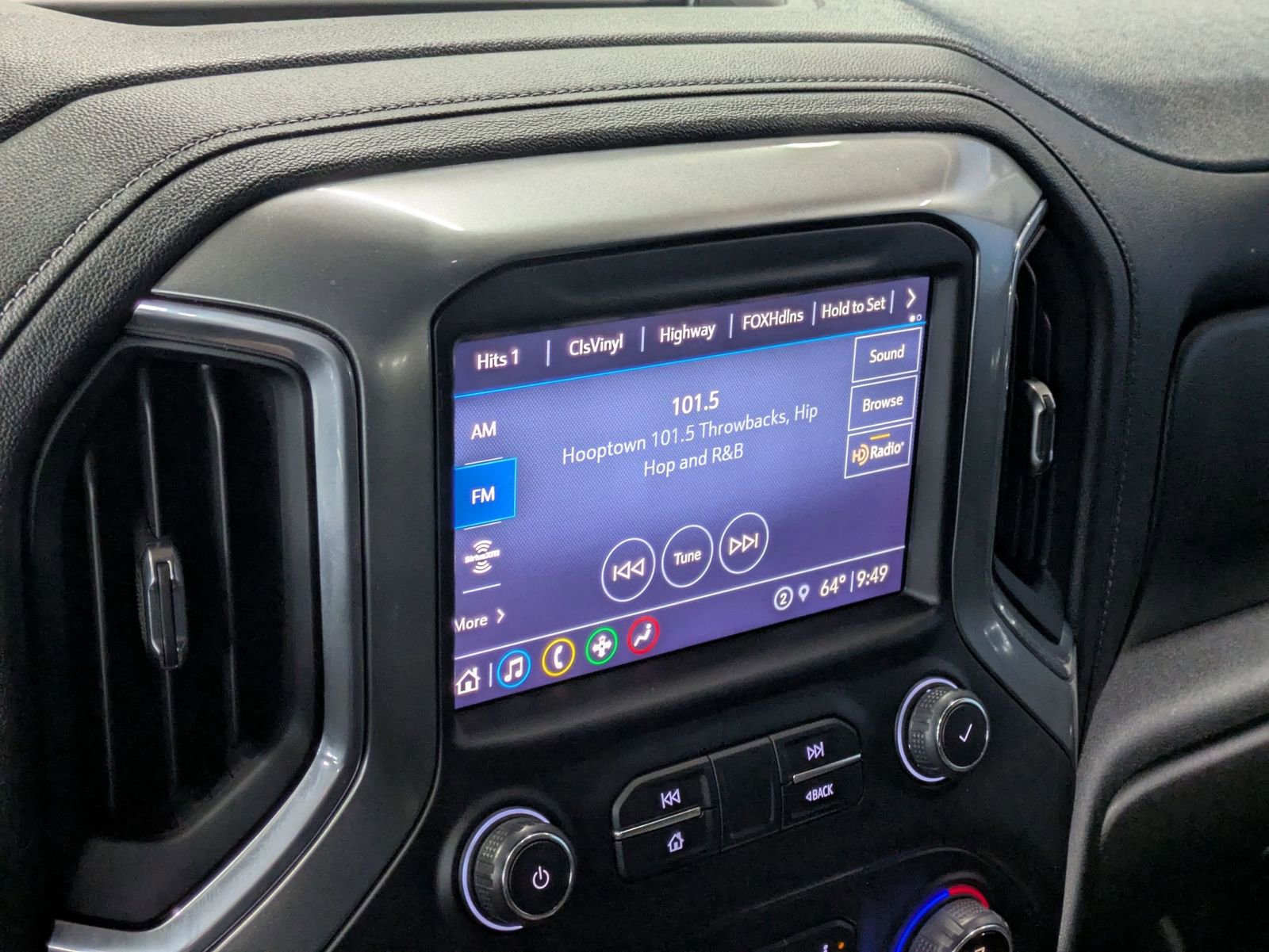 Thumbnail: 2021 Chevrolet Silverado 1500 - 32