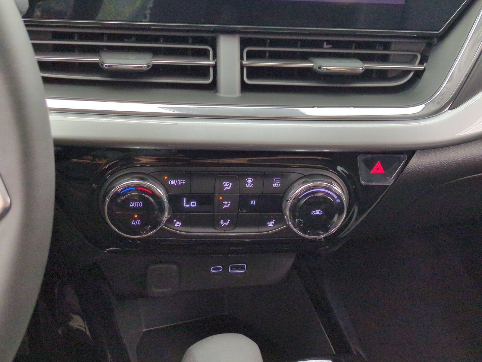 2026 Chevrolet Trax LT - Photo 29
