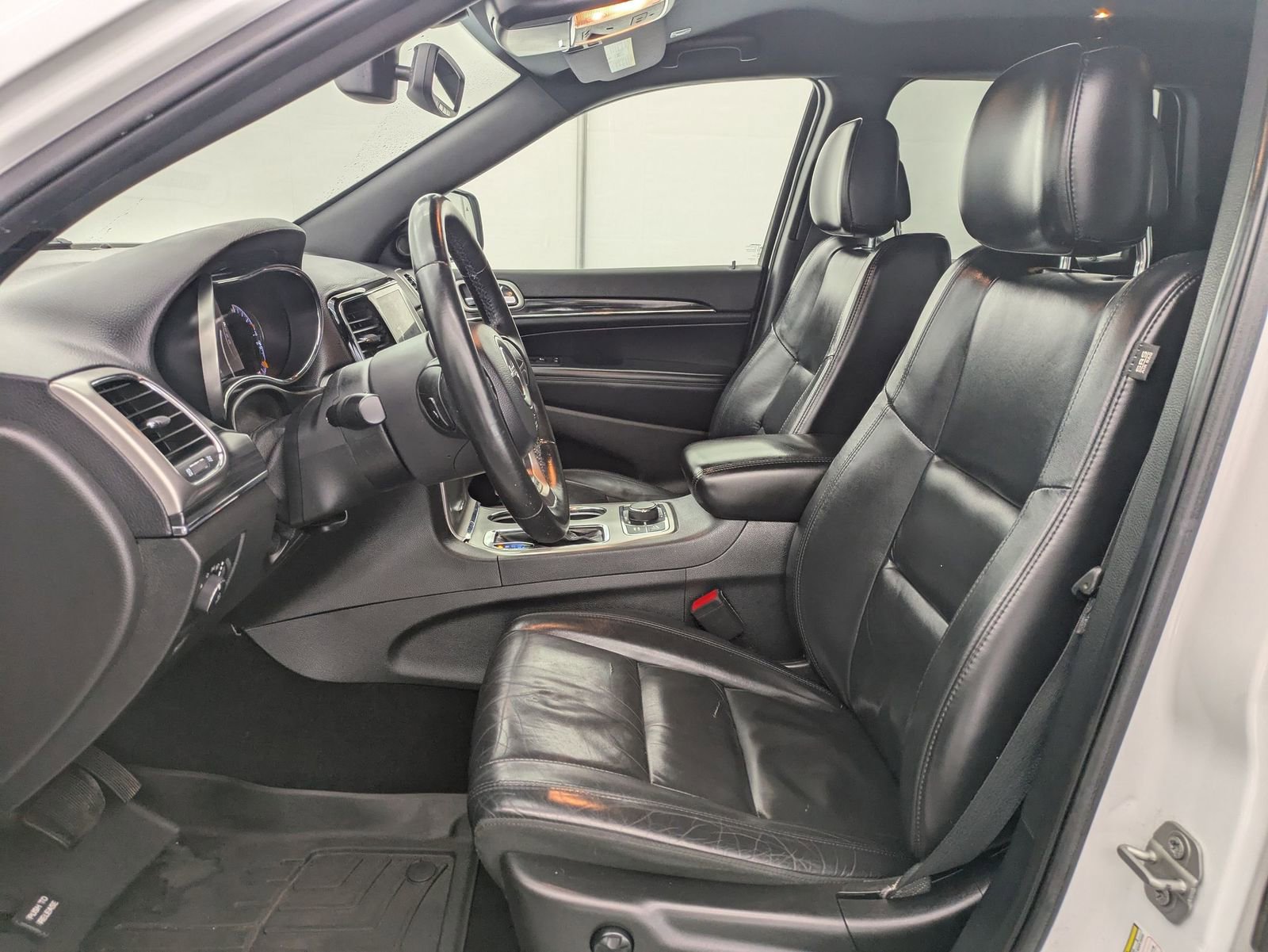Thumbnail: 2019 Jeep Grand Cherokee - 17