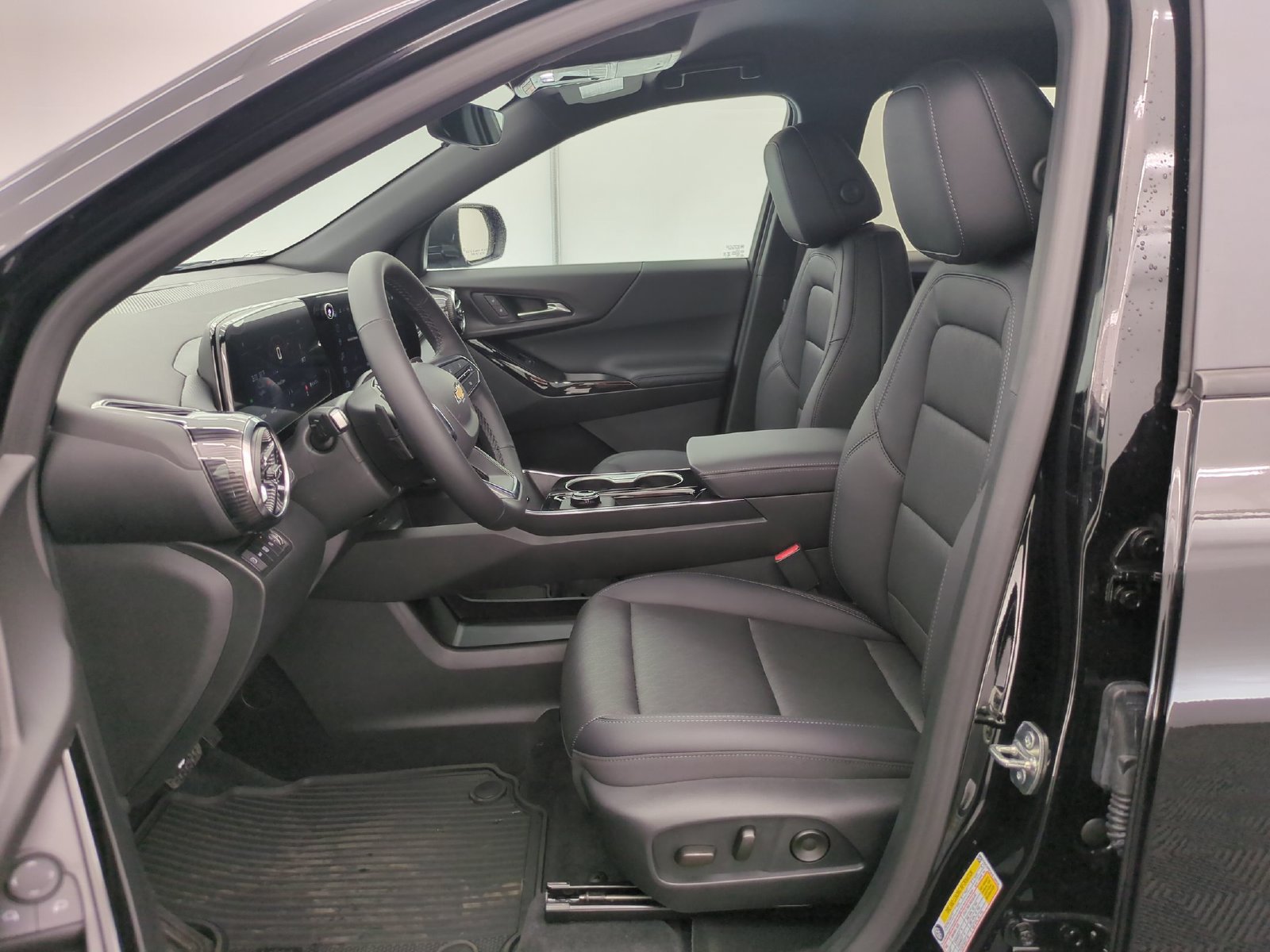 2027 Chevrolet Equinox LT - Photo 15