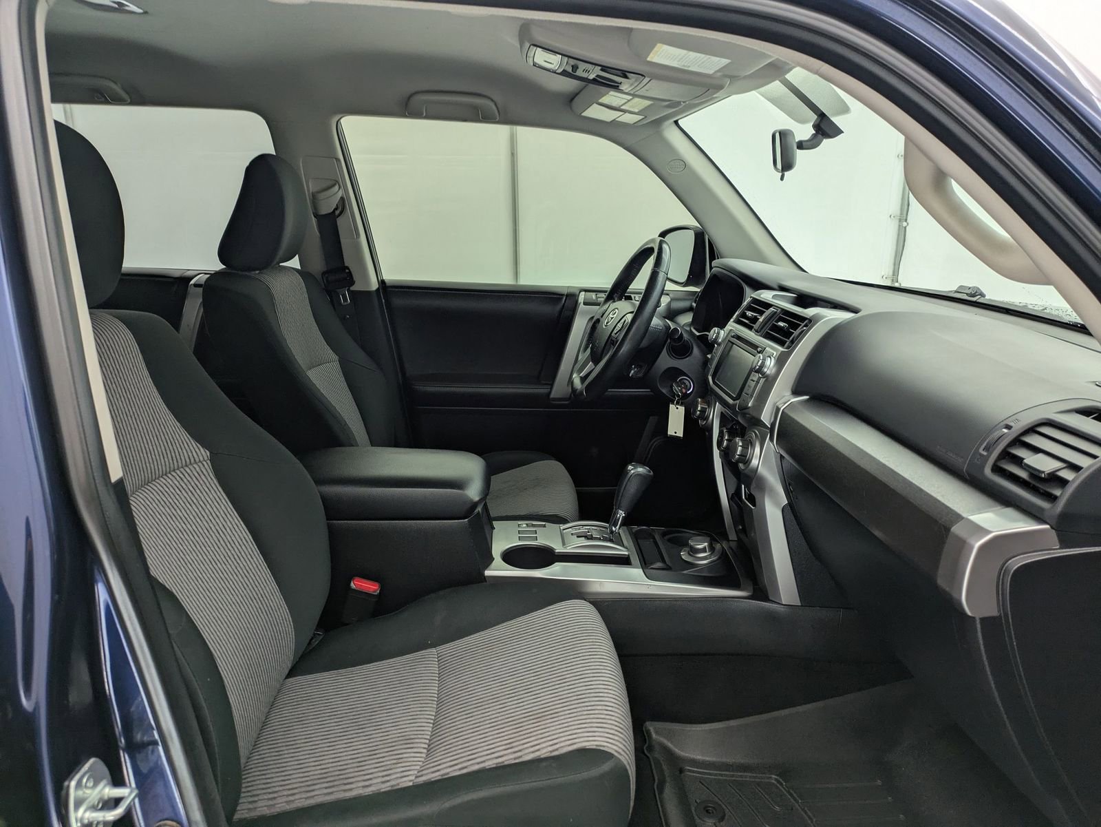 Thumbnail: 2016 Toyota 4Runner - 21