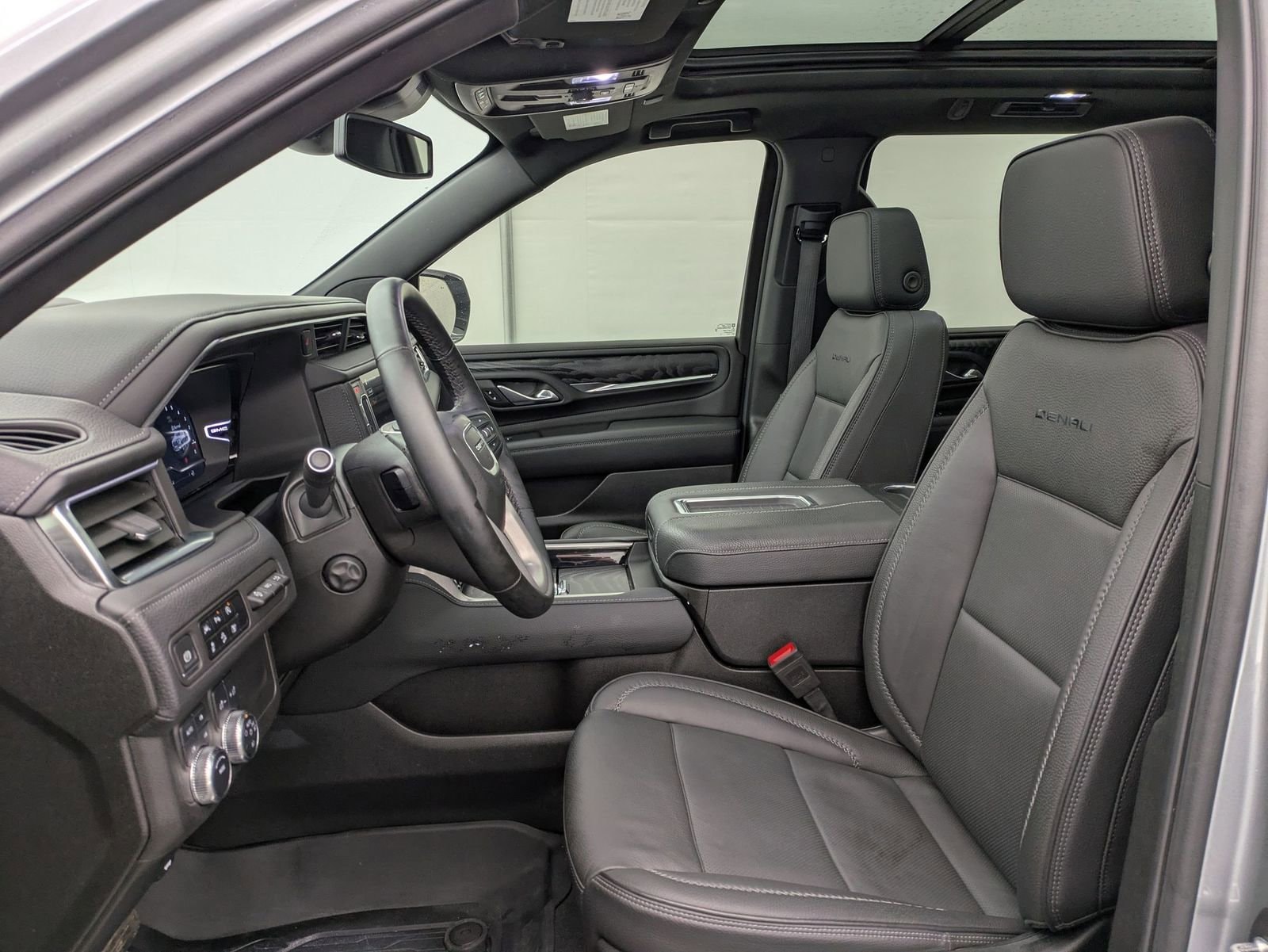 Thumbnail: 2024 GMC Yukon XL - 19