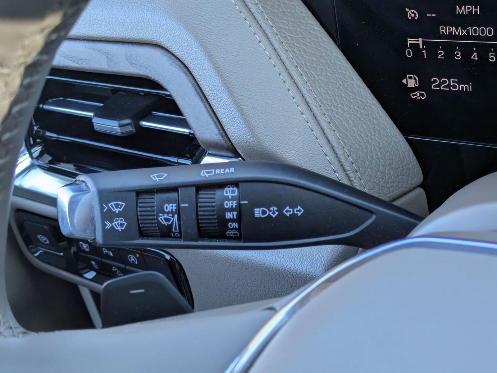 Thumbnail: 2025 GMC Yukon XL - 26