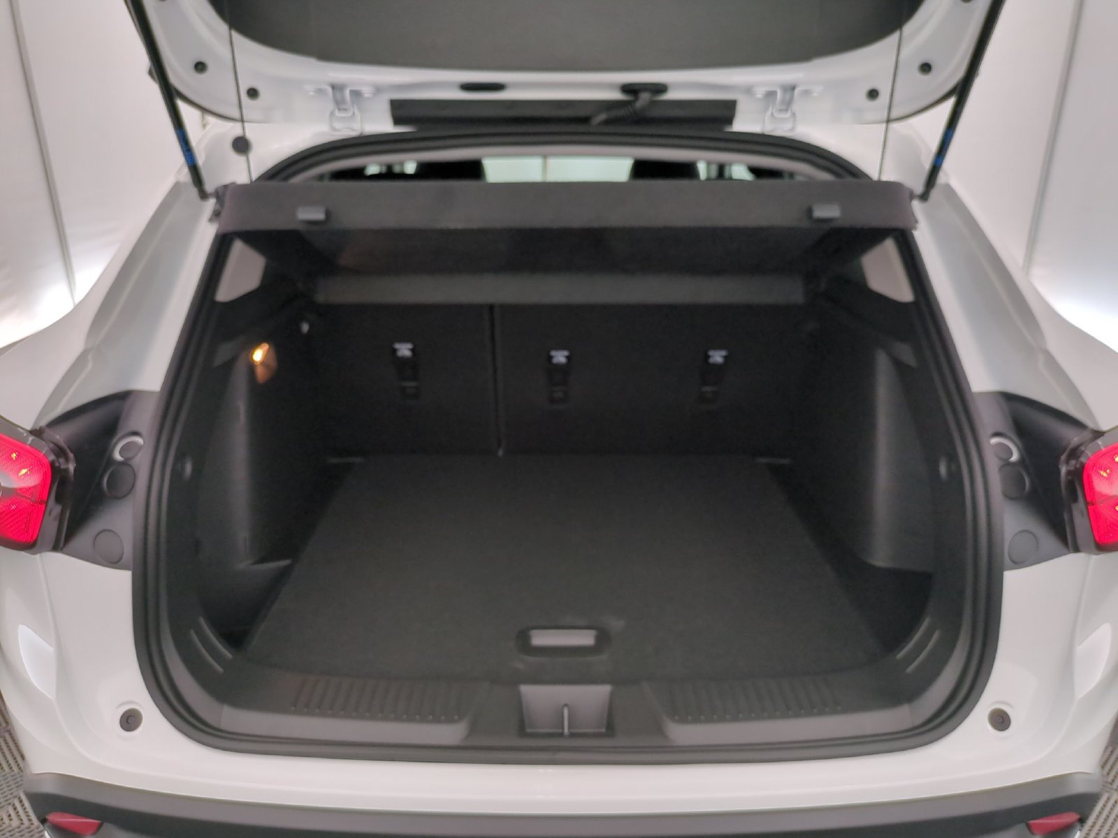 2026 Chevrolet Trax LT - Photo 32