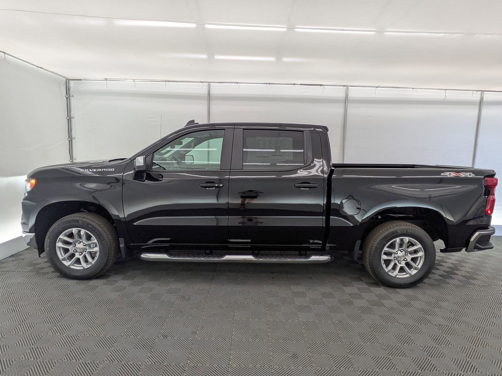 Thumbnail: 2026 Chevrolet Silverado 1500 - 3