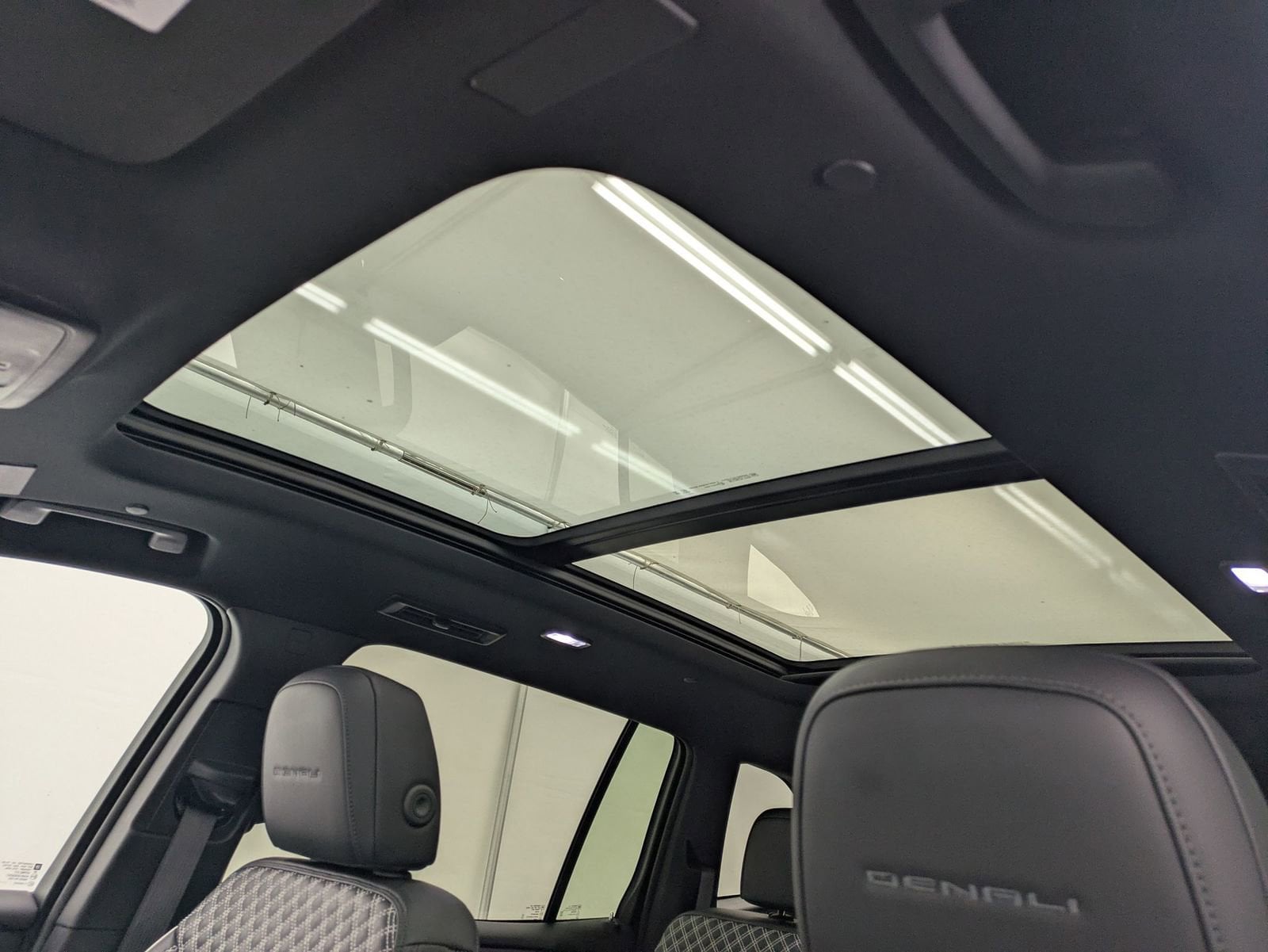 Thumbnail: 2024 GMC Acadia - 20