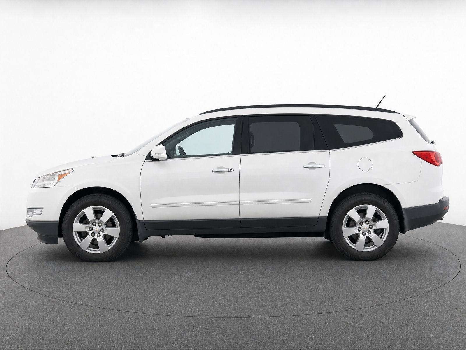 Thumbnail: 2011 Chevrolet Traverse - 3