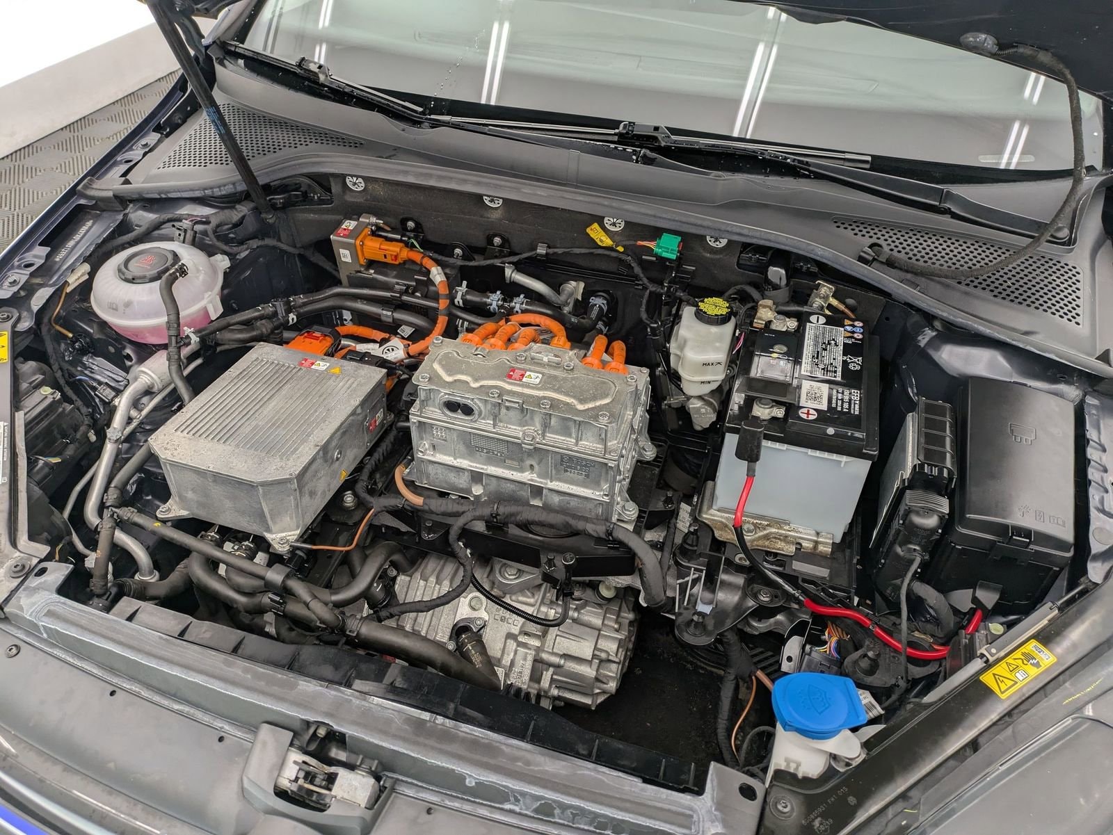 Thumbnail: 2019 Volkswagen e-Golf - 14