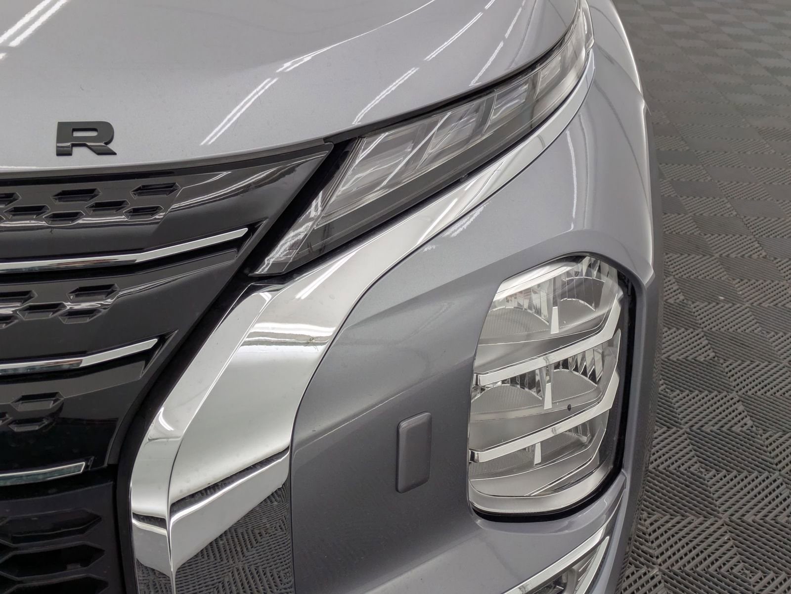 Thumbnail: 2023 Mitsubishi Outlander - 10