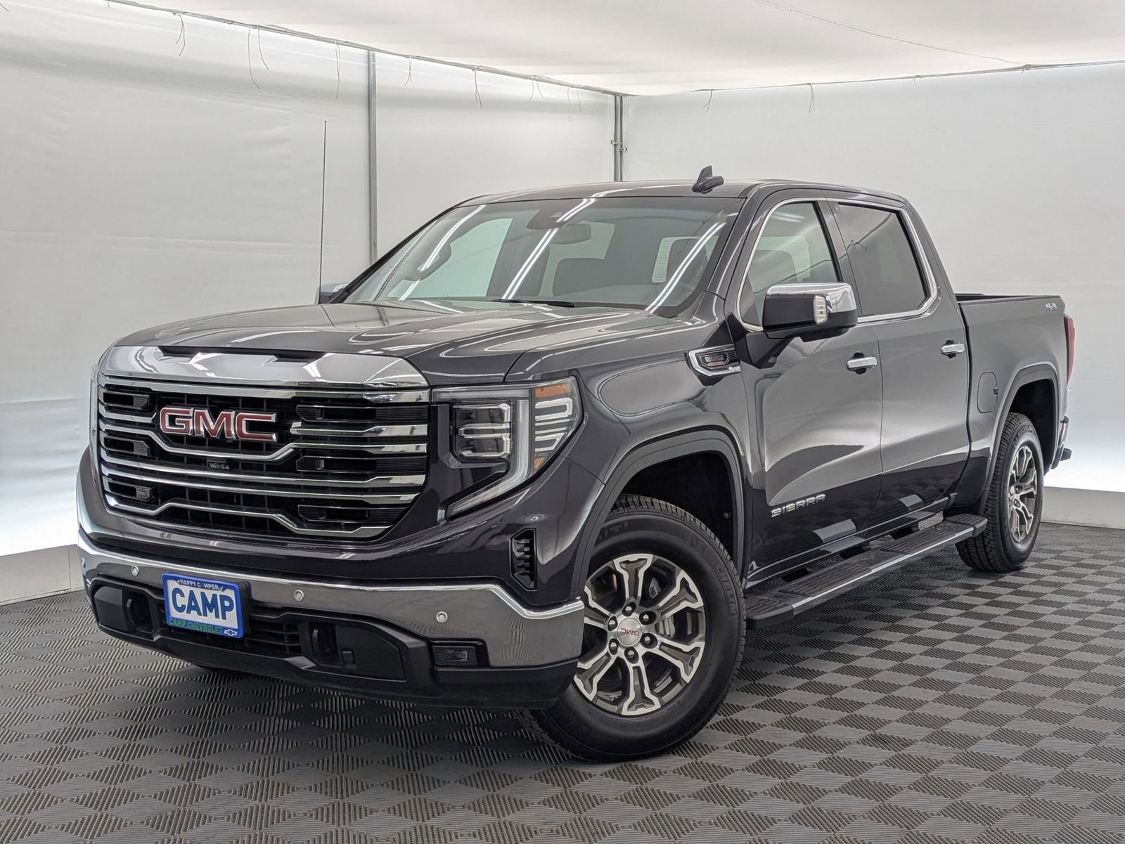 2025 GMC Sierra SLT 4WD Crew Cab Short Box's photo