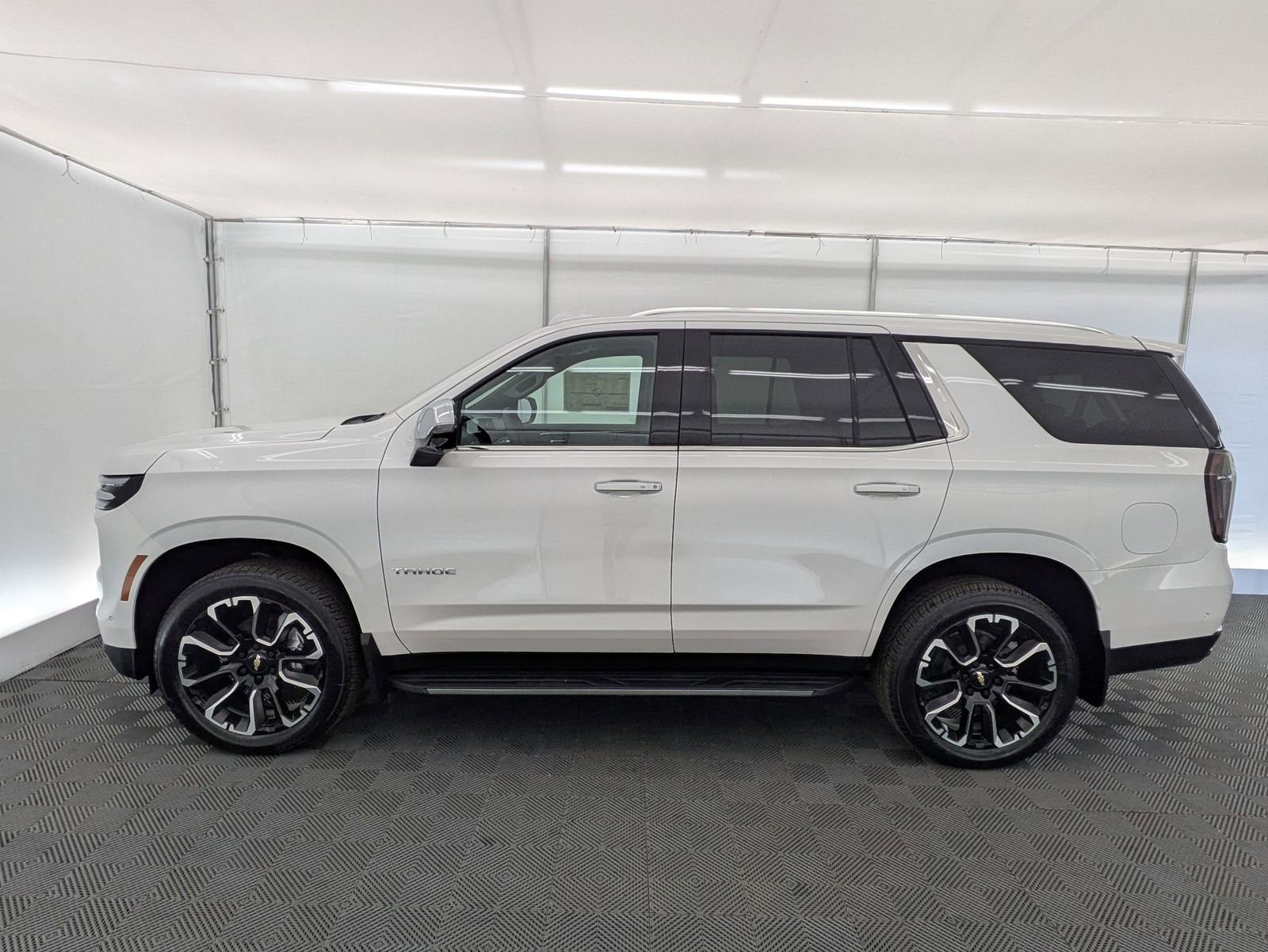 Thumbnail: 2025 Chevrolet Tahoe - 3