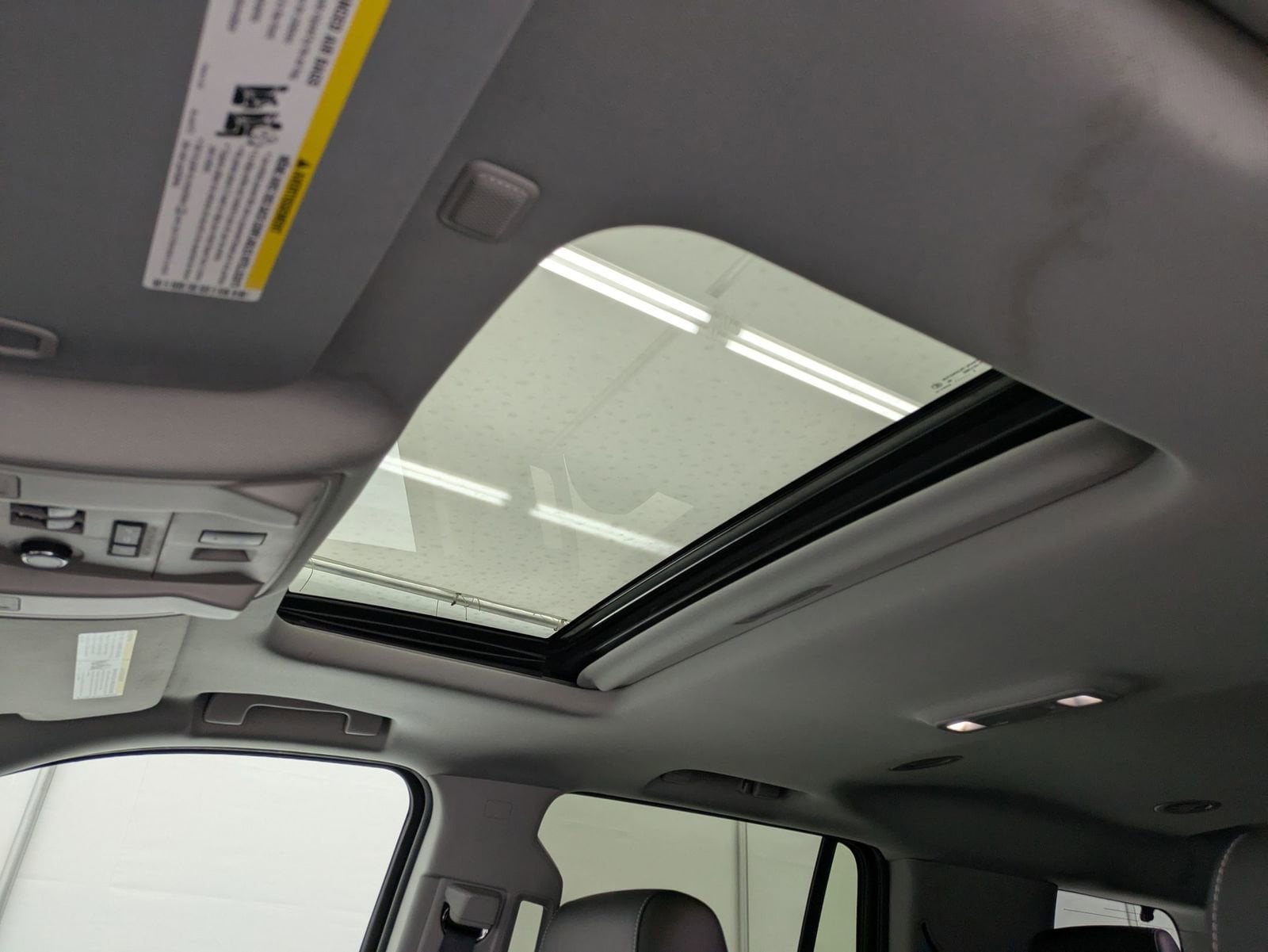 Thumbnail: 2016 Chevrolet Tahoe - 20