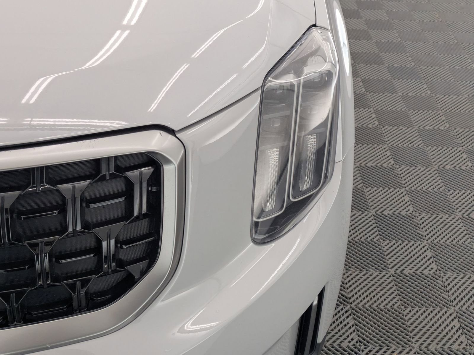 Thumbnail: 2023 Kia Telluride - 10