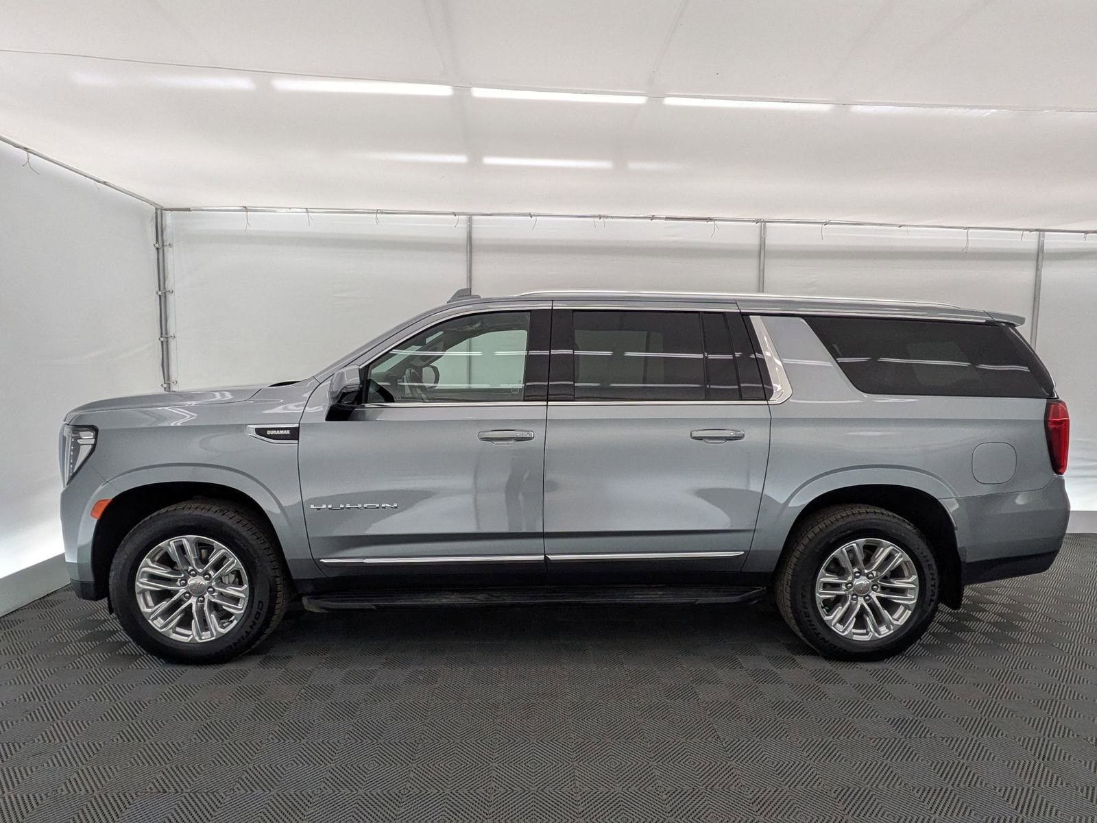 Thumbnail: 2024 GMC Yukon XL - 3