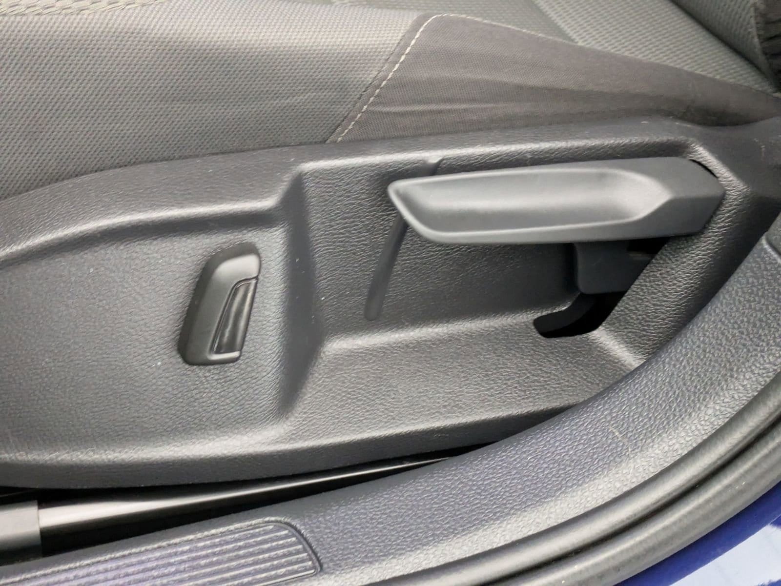 Thumbnail: 2019 Volkswagen e-Golf - 17