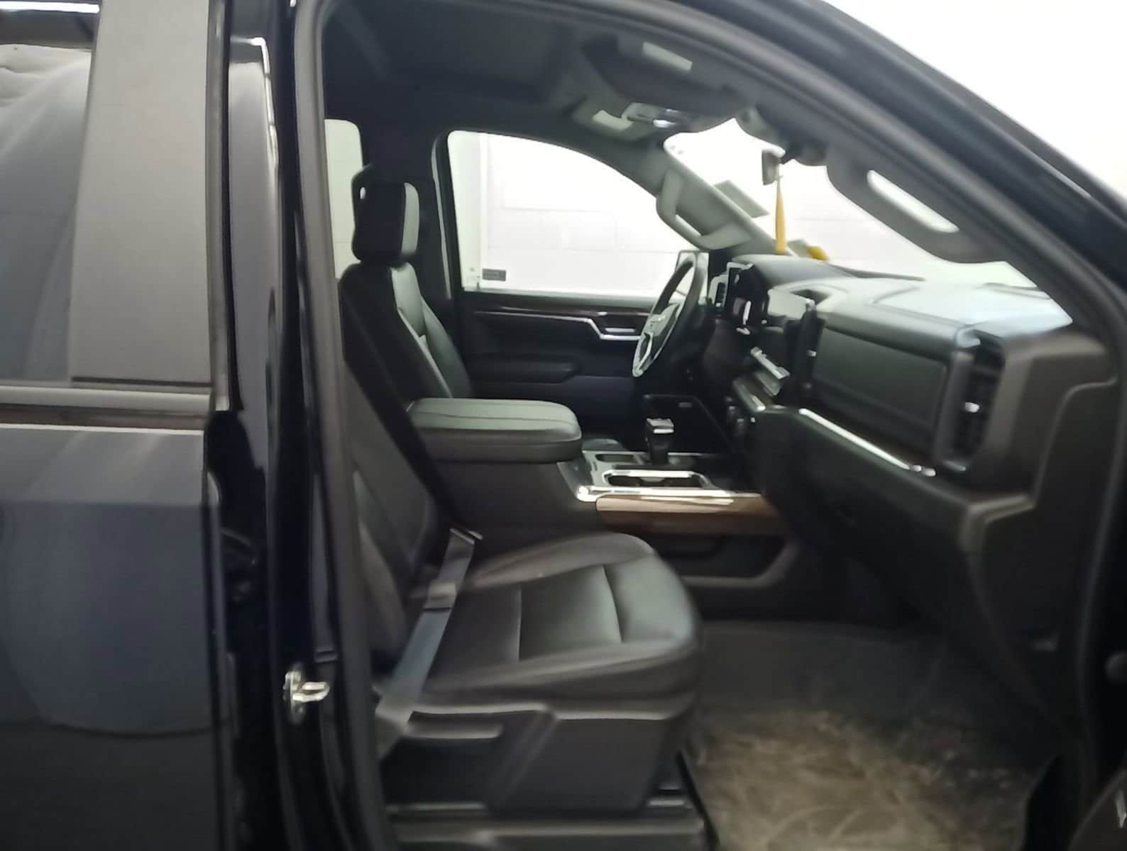Thumbnail: 2023 Chevrolet Silverado 1500 - 5