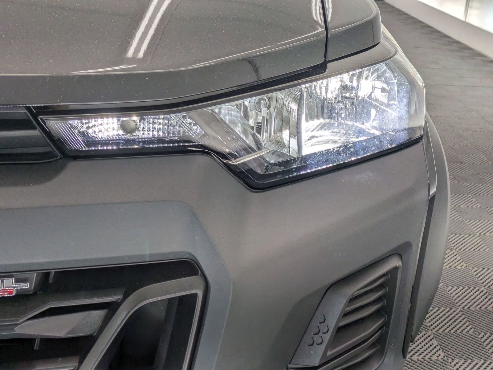 Thumbnail: 2023 Chevrolet Colorado - 9